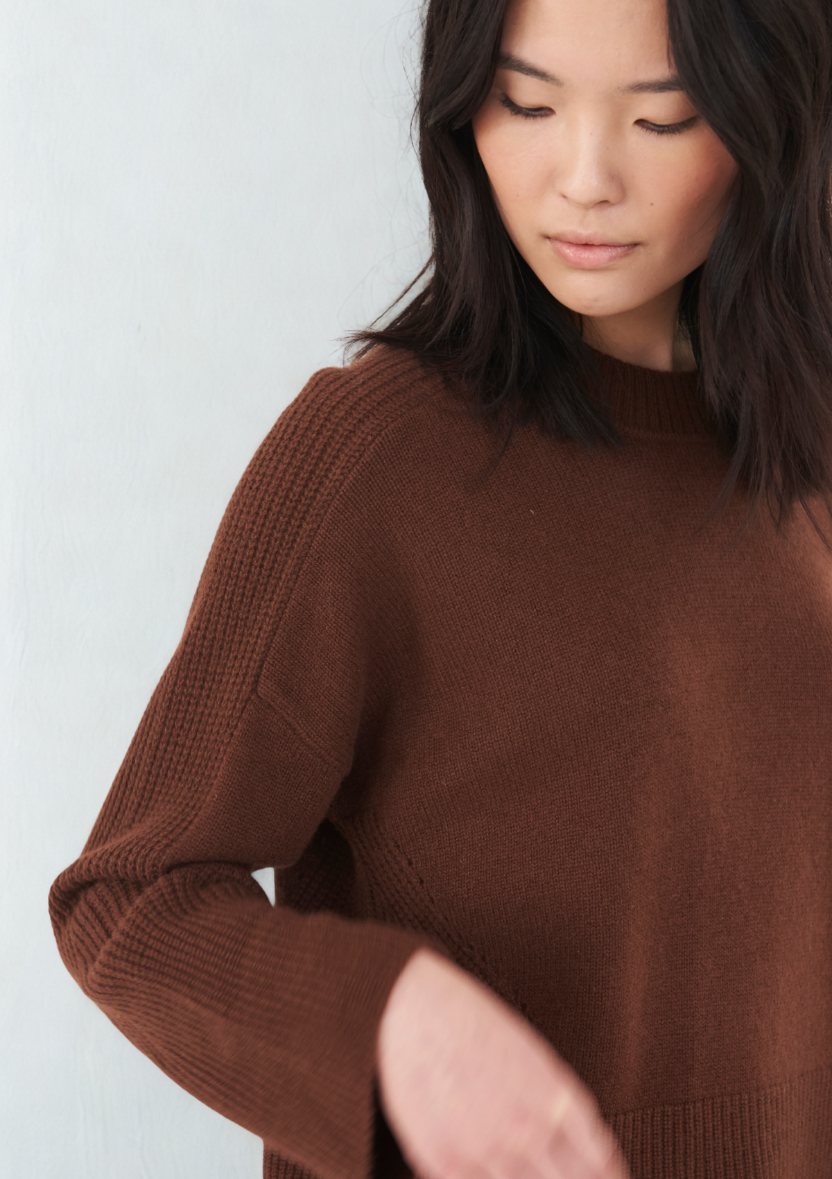 Ribbed Detail Lofty Crew Sweatshirt in Bronzed Brown