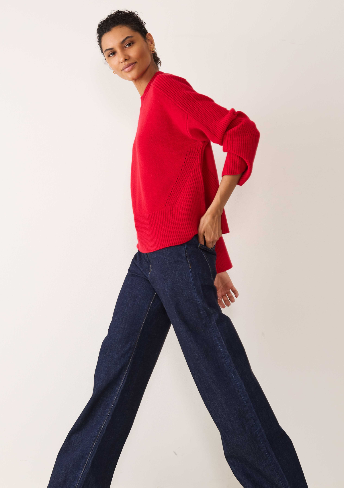 Ribbed Detail Lofty Crew Sweatshirt in Crimson Red