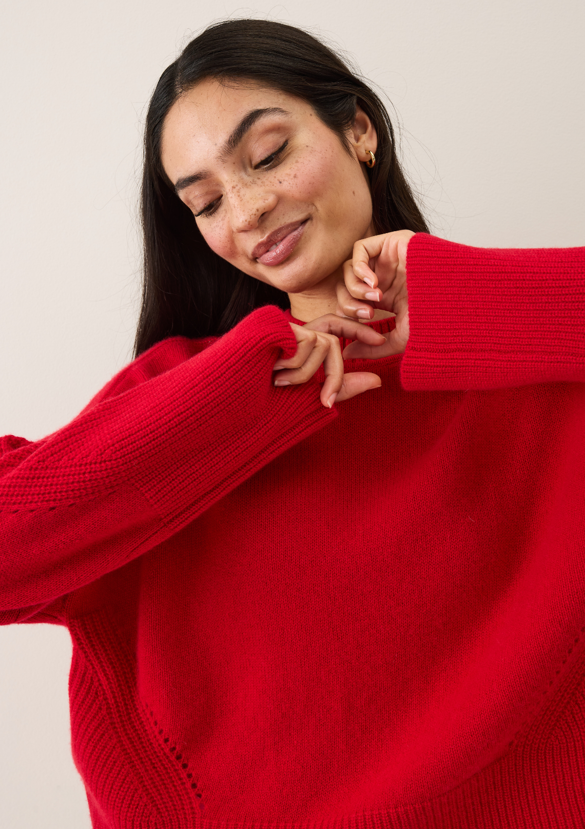 Ribbed Detail Lofty Crew Sweatshirt in Crimson Red