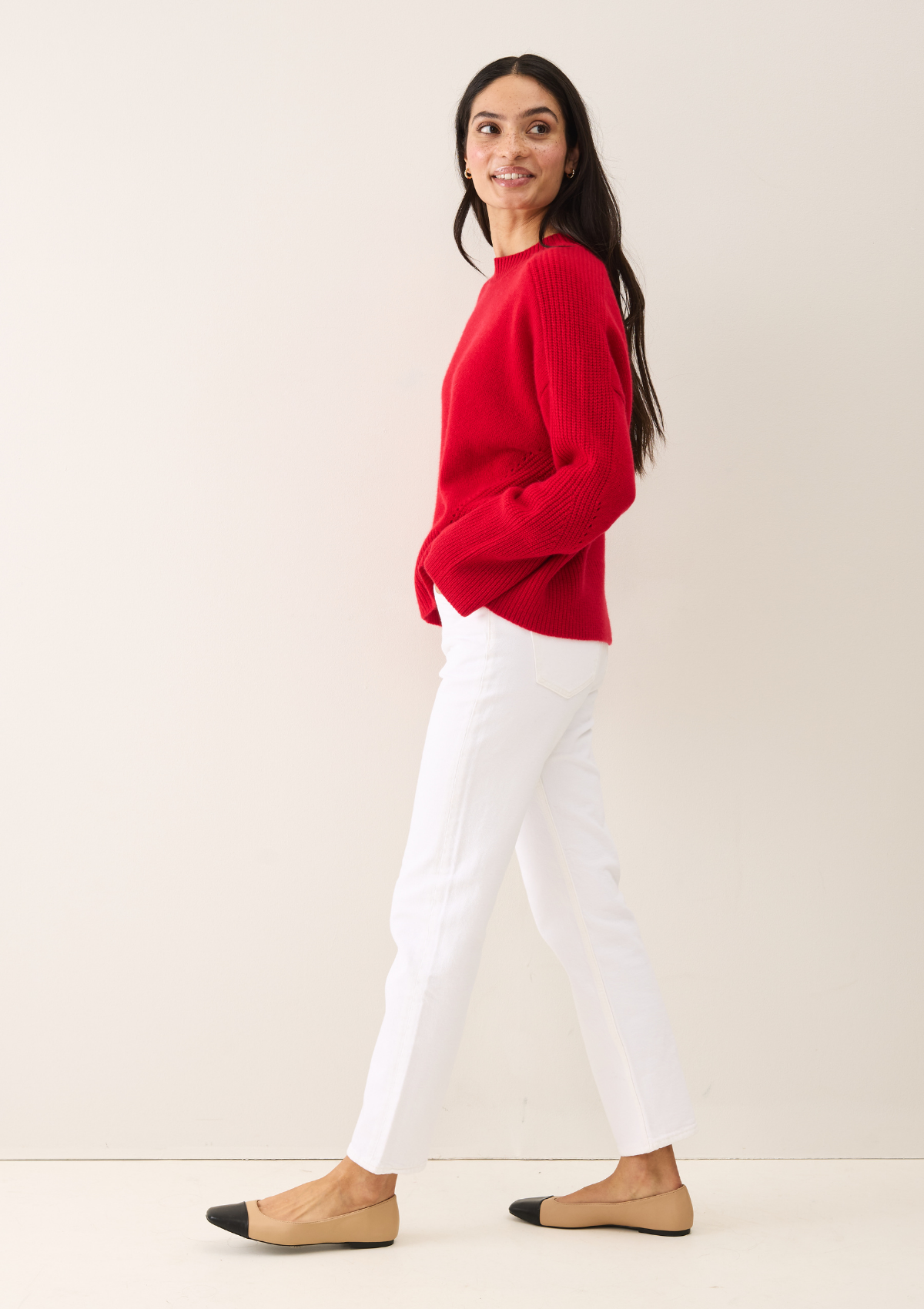 Ribbed Detail Lofty Crew Sweatshirt in Crimson Red