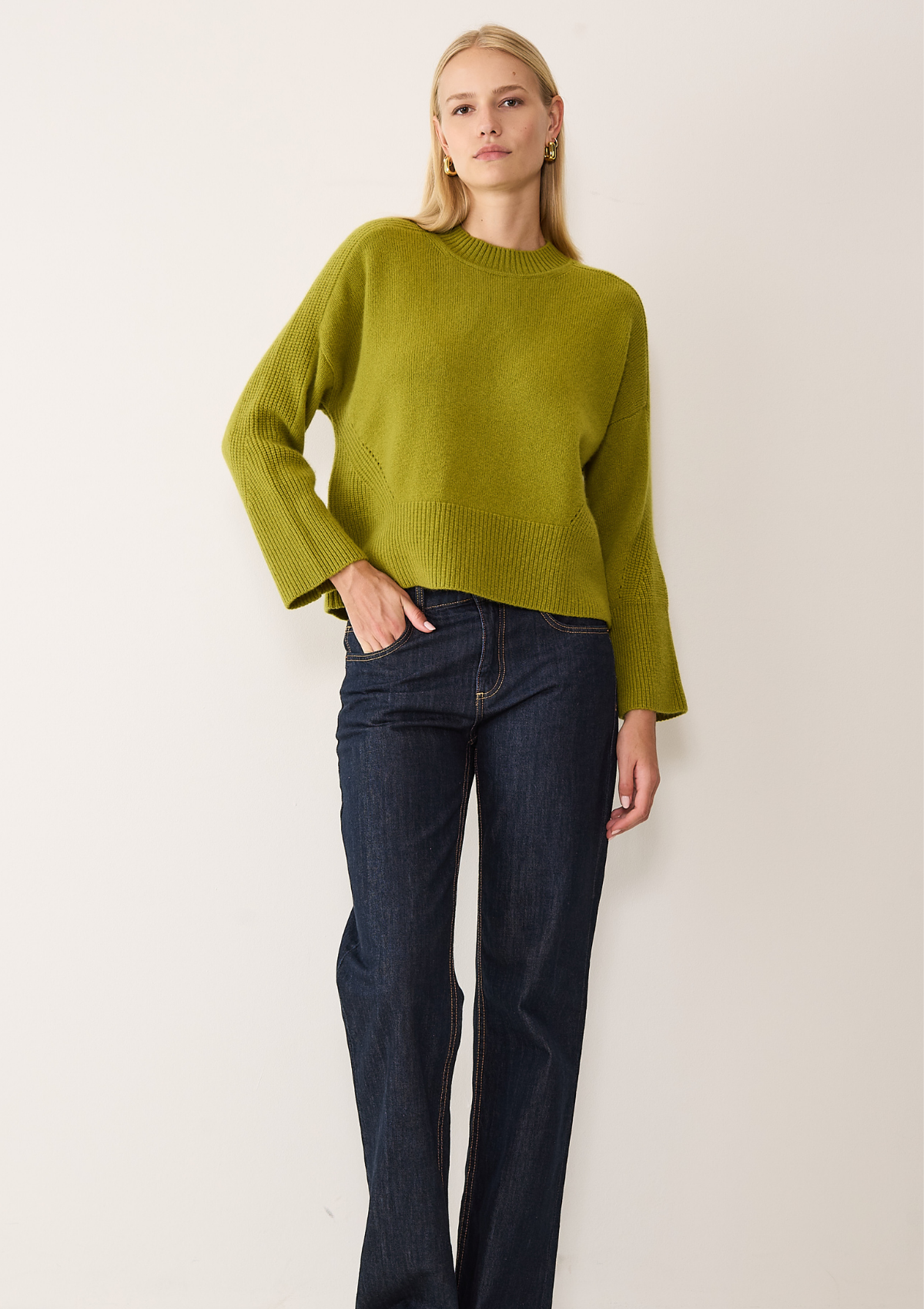 Ribbed Detail Lofty Crew Sweatshirt in Woodbine Green