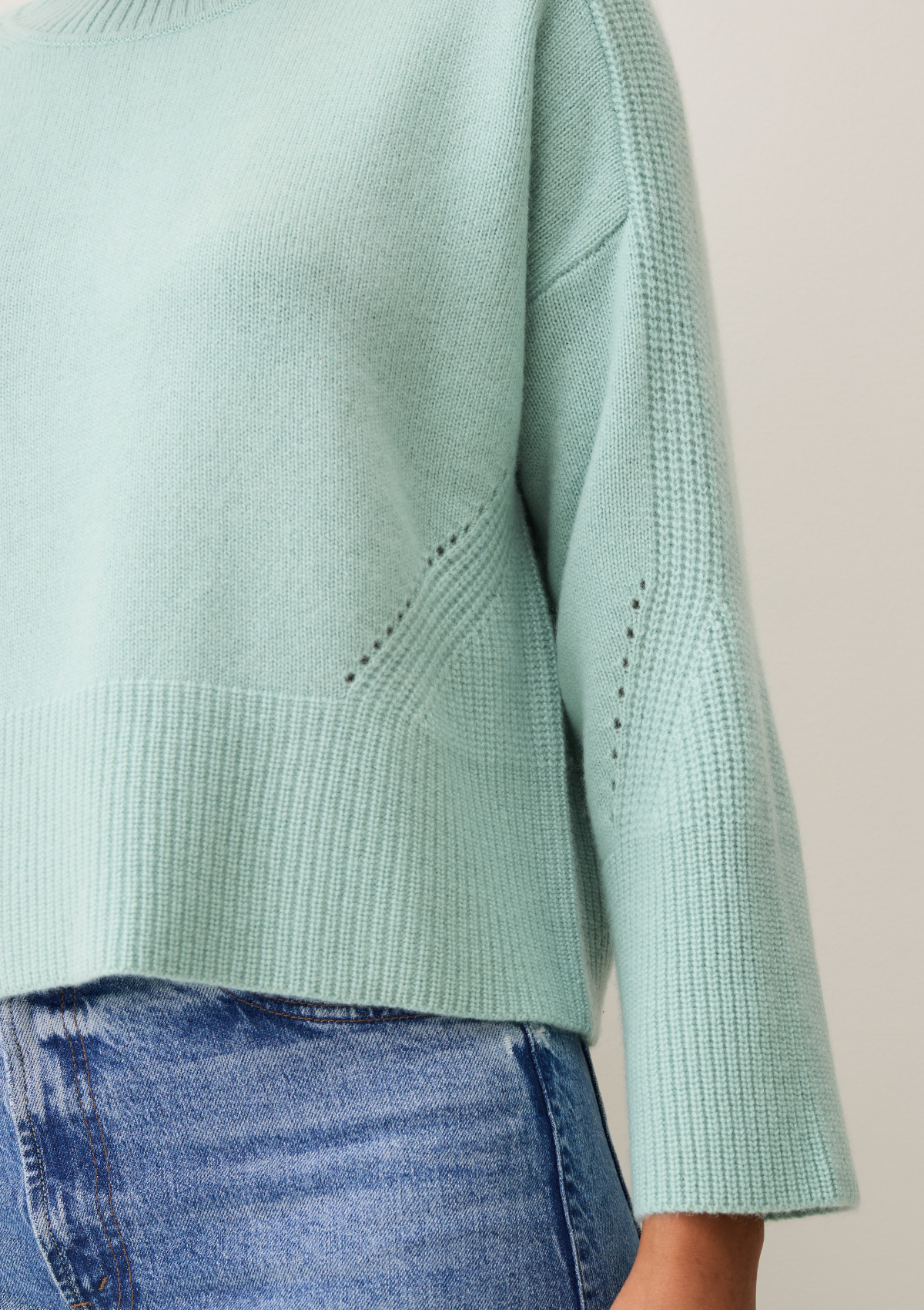 Ribbed Detail Lofty Crew Sweatshirt in Sea Foam Green