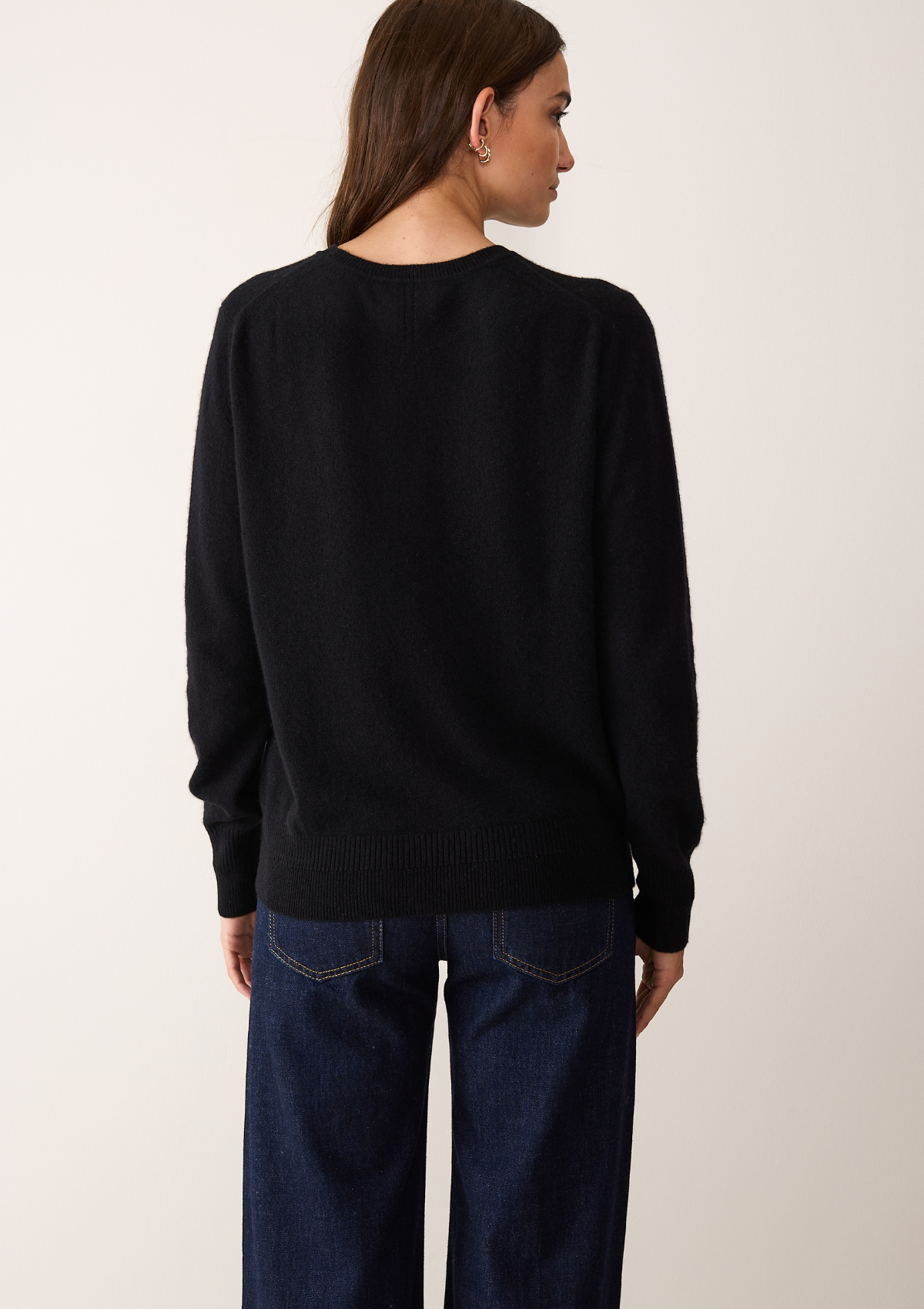 Cashmere Crew Neck Sweater in Jet Black