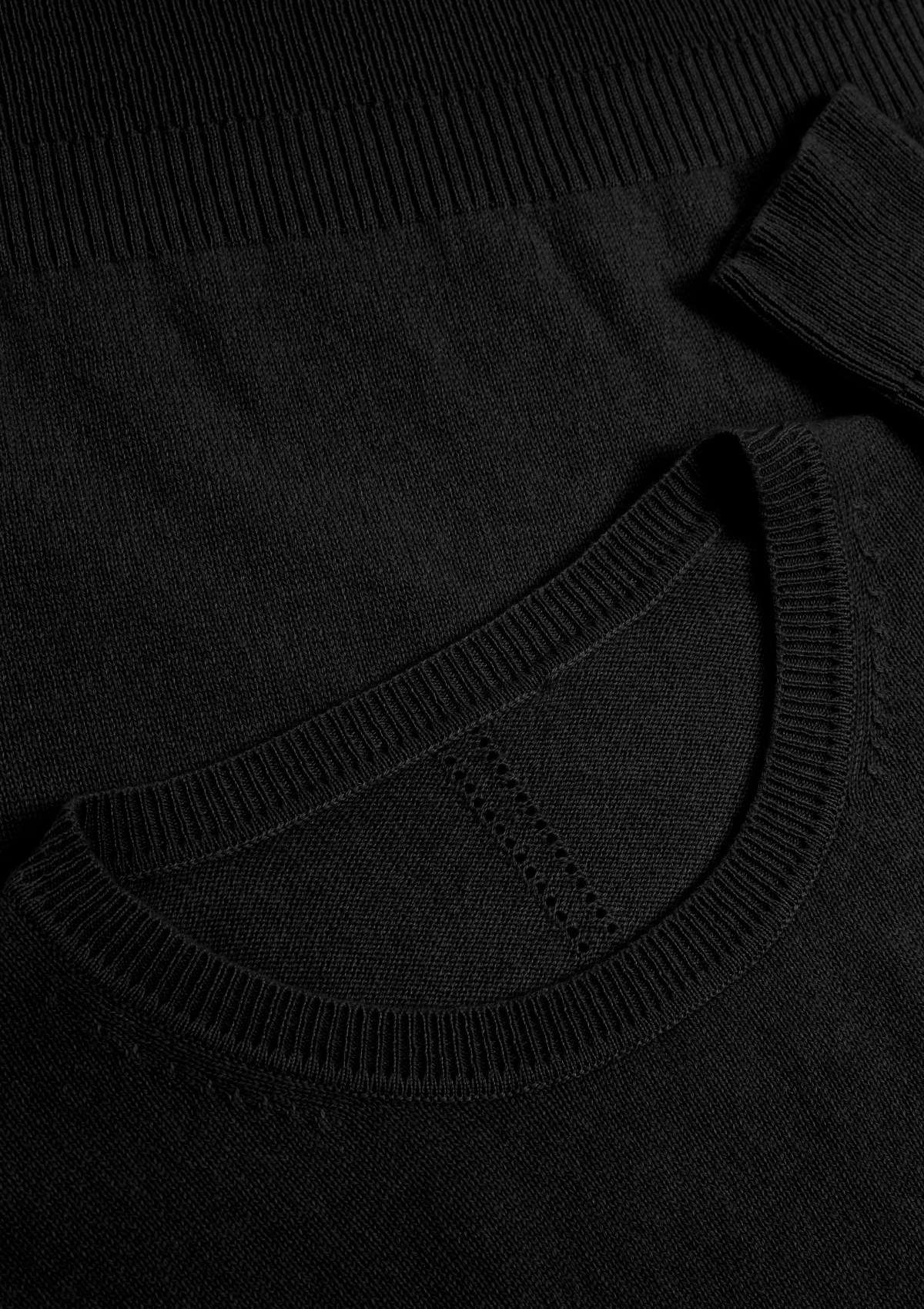 Cashmere Crew Neck Sweater in Jet Black