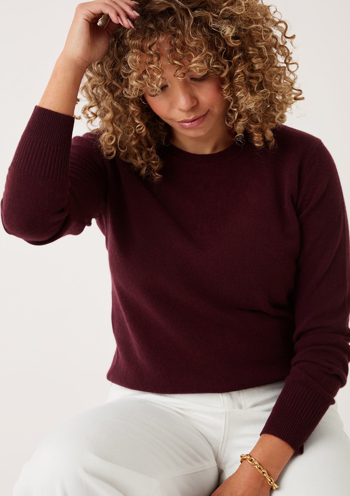 Cashmere Crew Neck Sweater in Bordeaux Burgundy