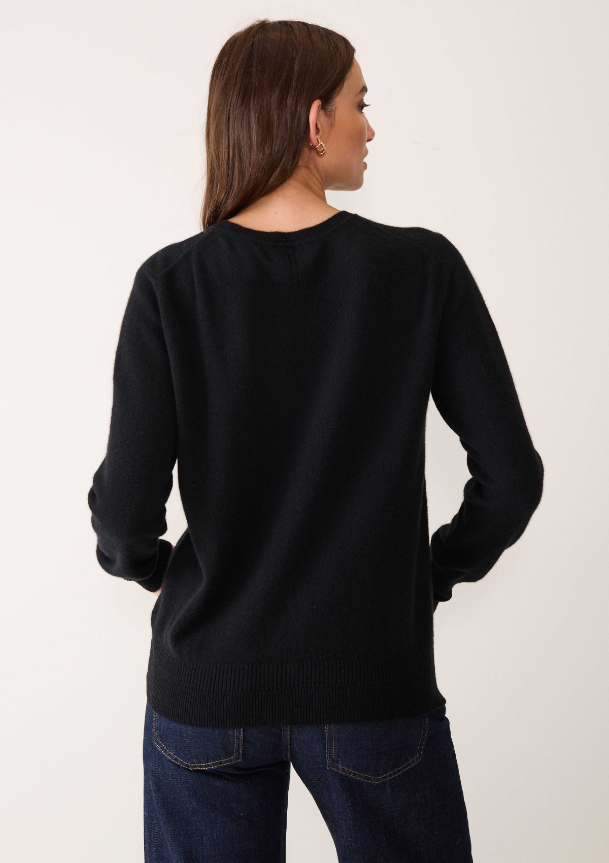 Cashmere Crew Neck Sweater in Jet Black
