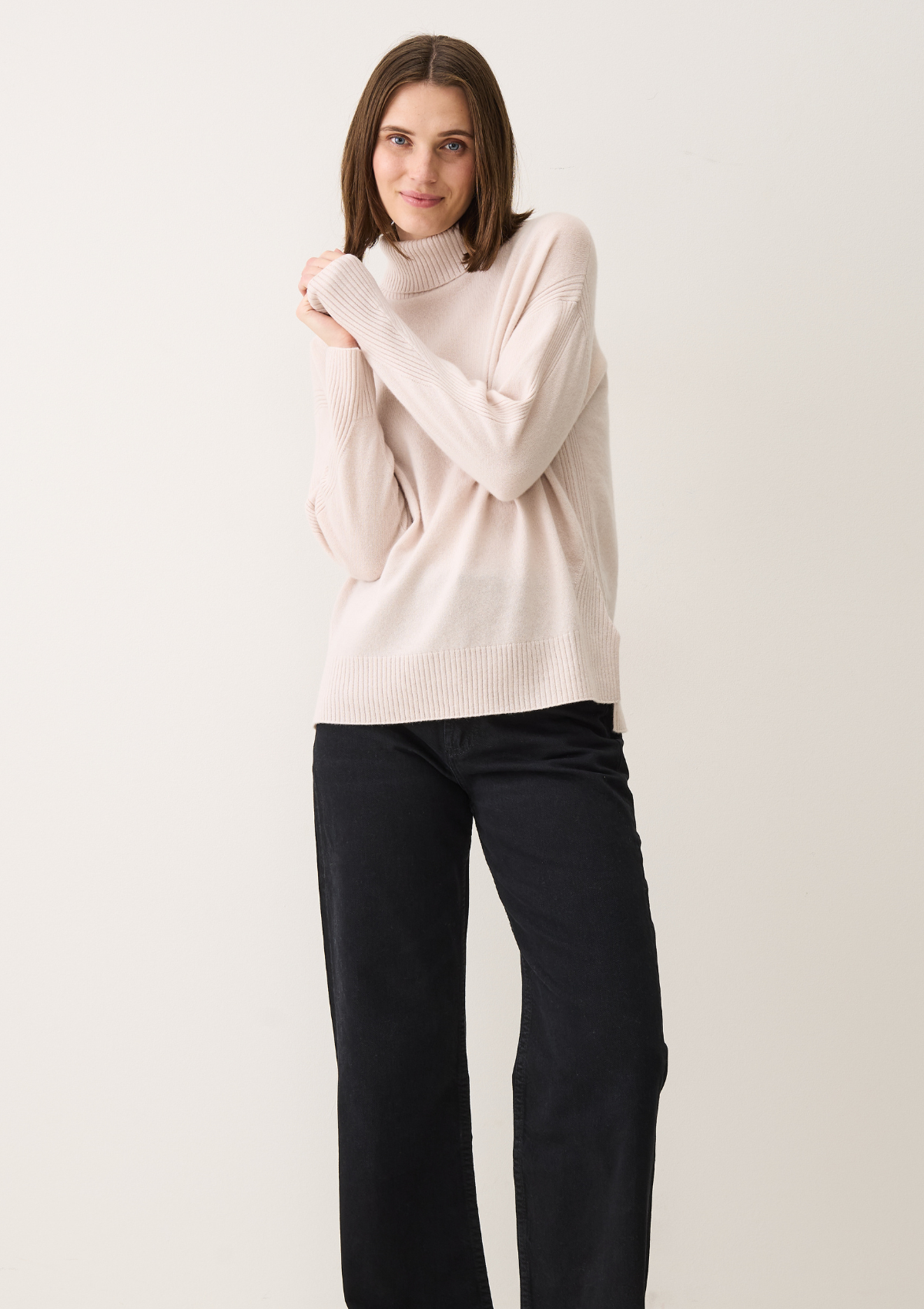 Chevron Detail Relaxed Polo Sweater in Ballet Pink