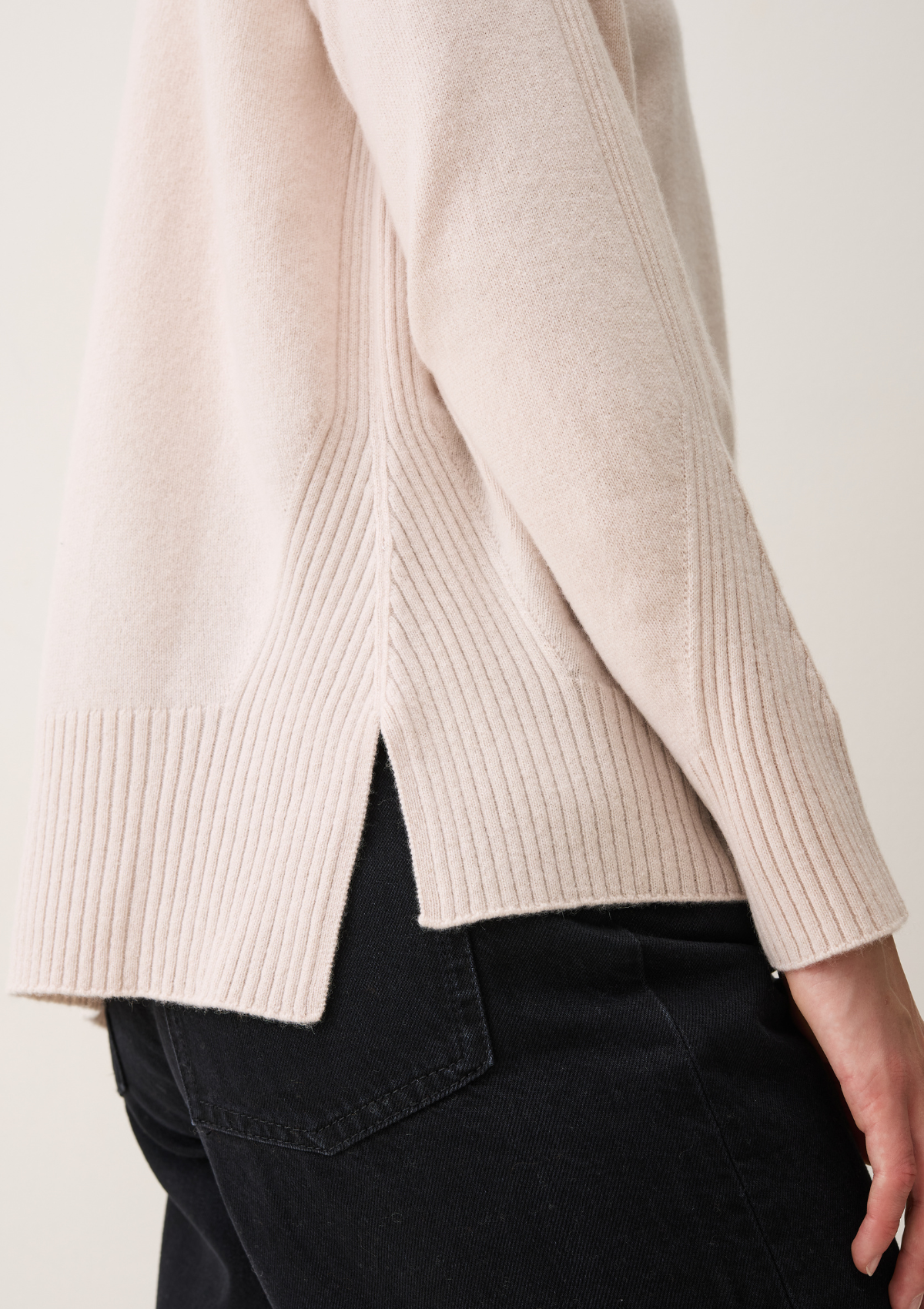 Chevron Detail Relaxed Polo Sweater in Ballet Pink