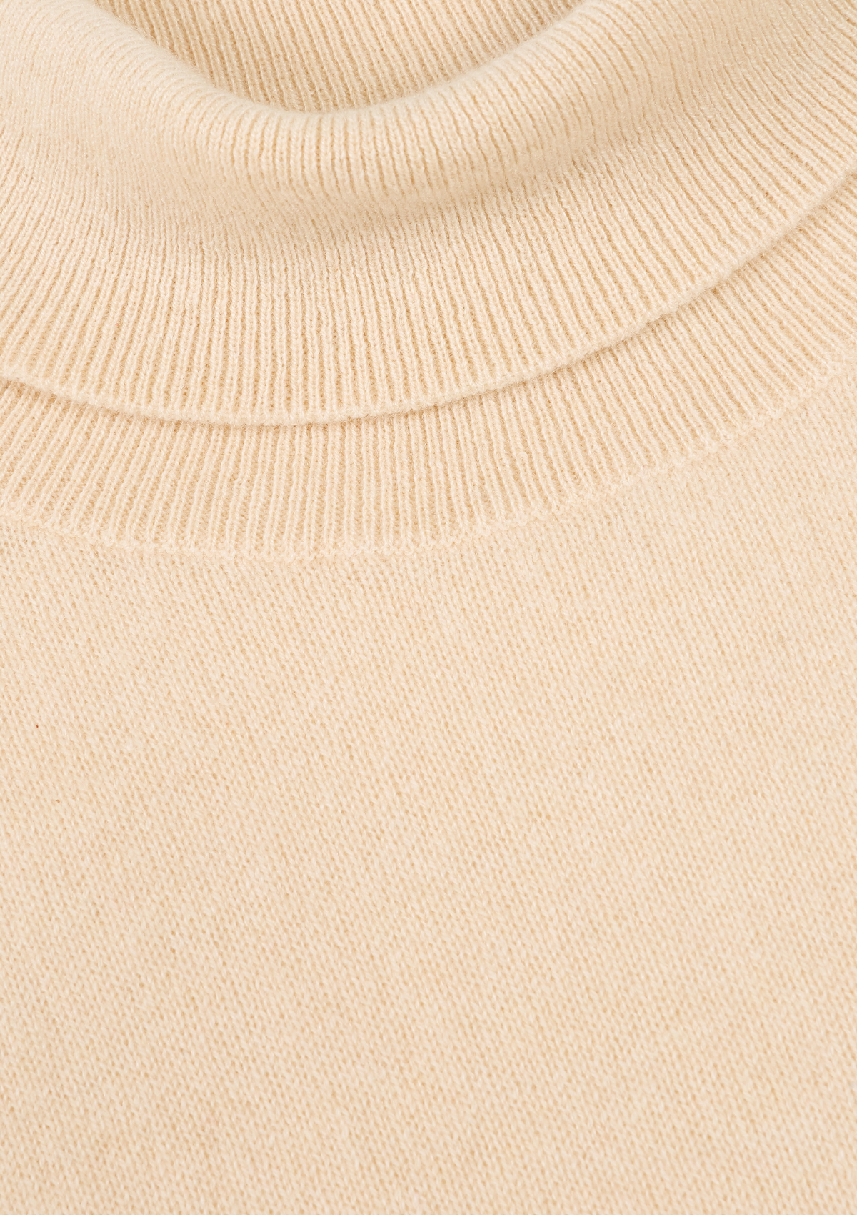 Cashmere Polo Neck Sweater in Crème