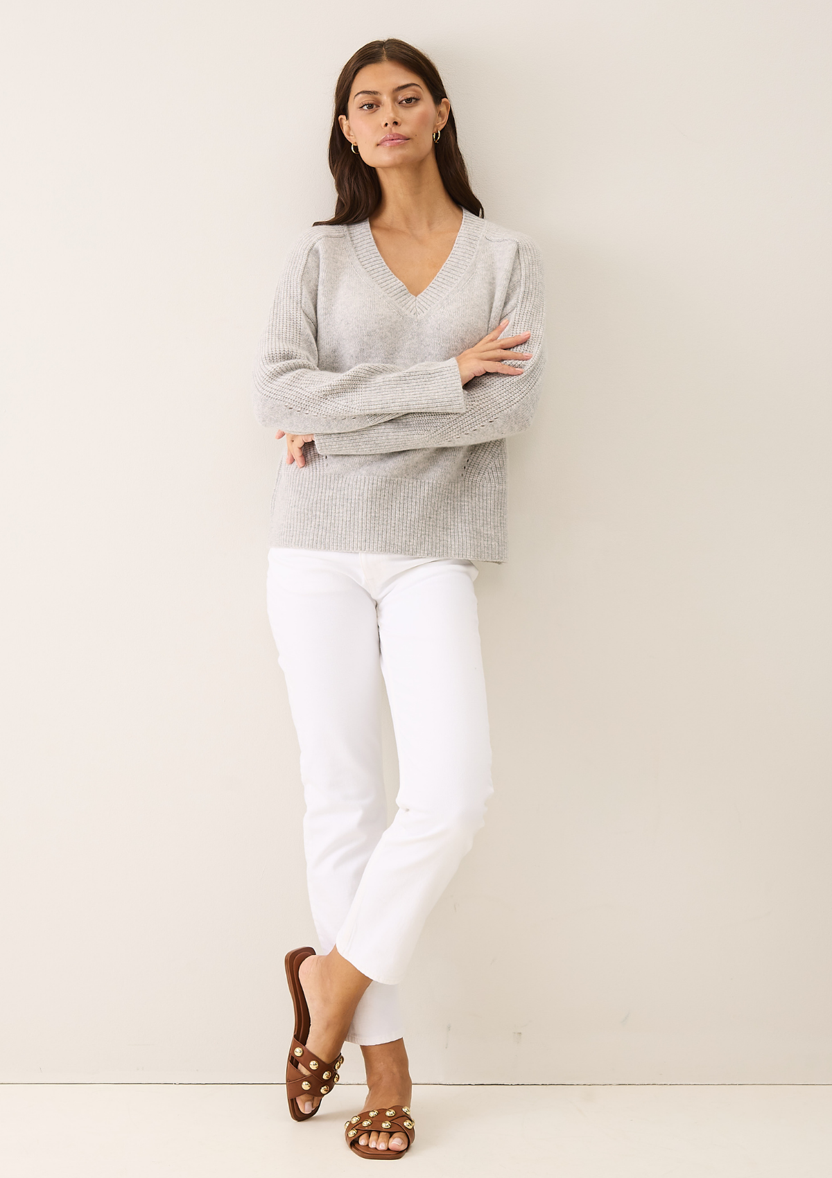 V-Neck Lofty Sweatshirt in Foggy Grey