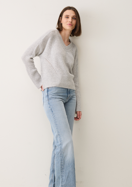 V-Neck Lofty Sweatshirt in Foggy Grey
