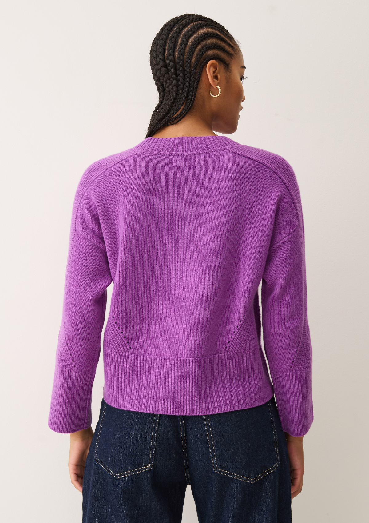 V-Neck Lofty Sweatshirt in Vibration Purple