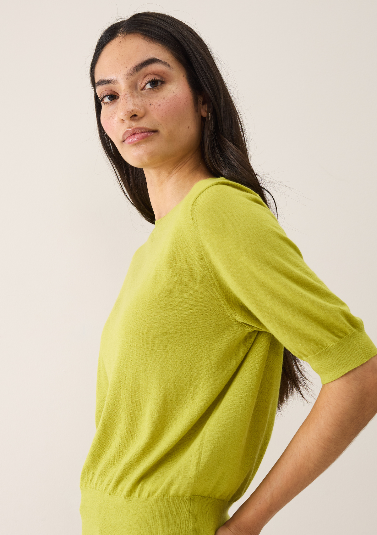 Crew Neck Short Sleeve Sweater in Tendril Green