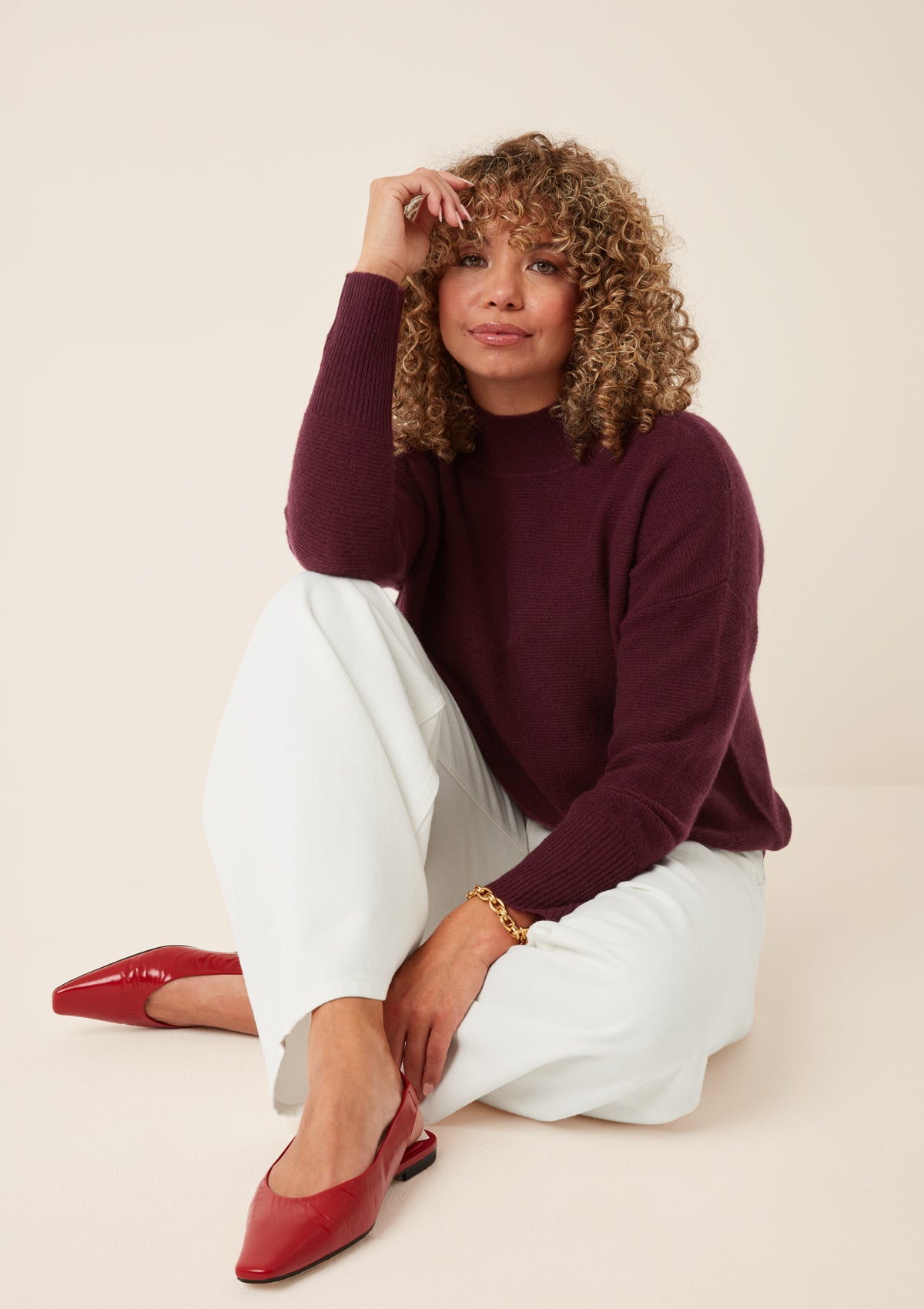 Cashmere Links Links Turtle Neck Sweater in Bordeaux Burgundy