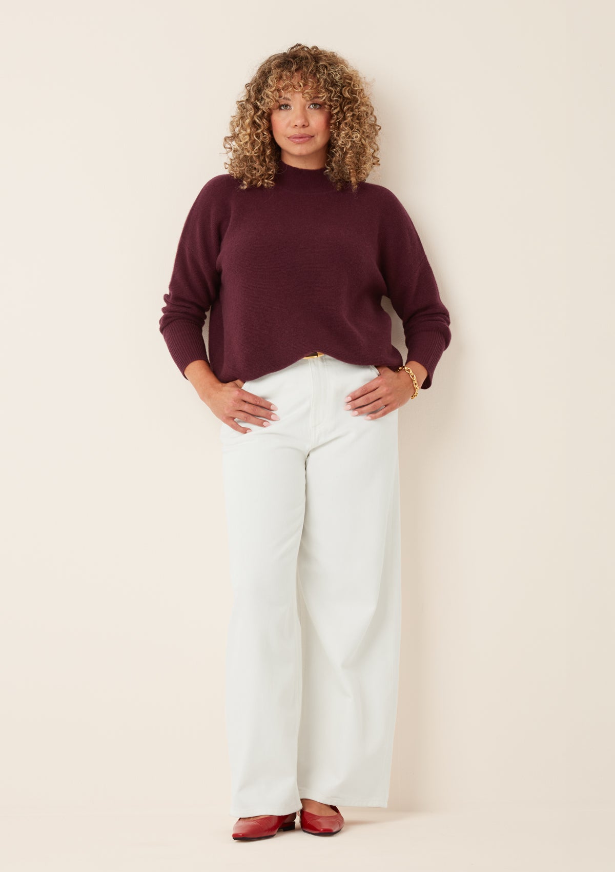 Cashmere Links Links Turtle Neck Sweater in Bordeaux Burgundy