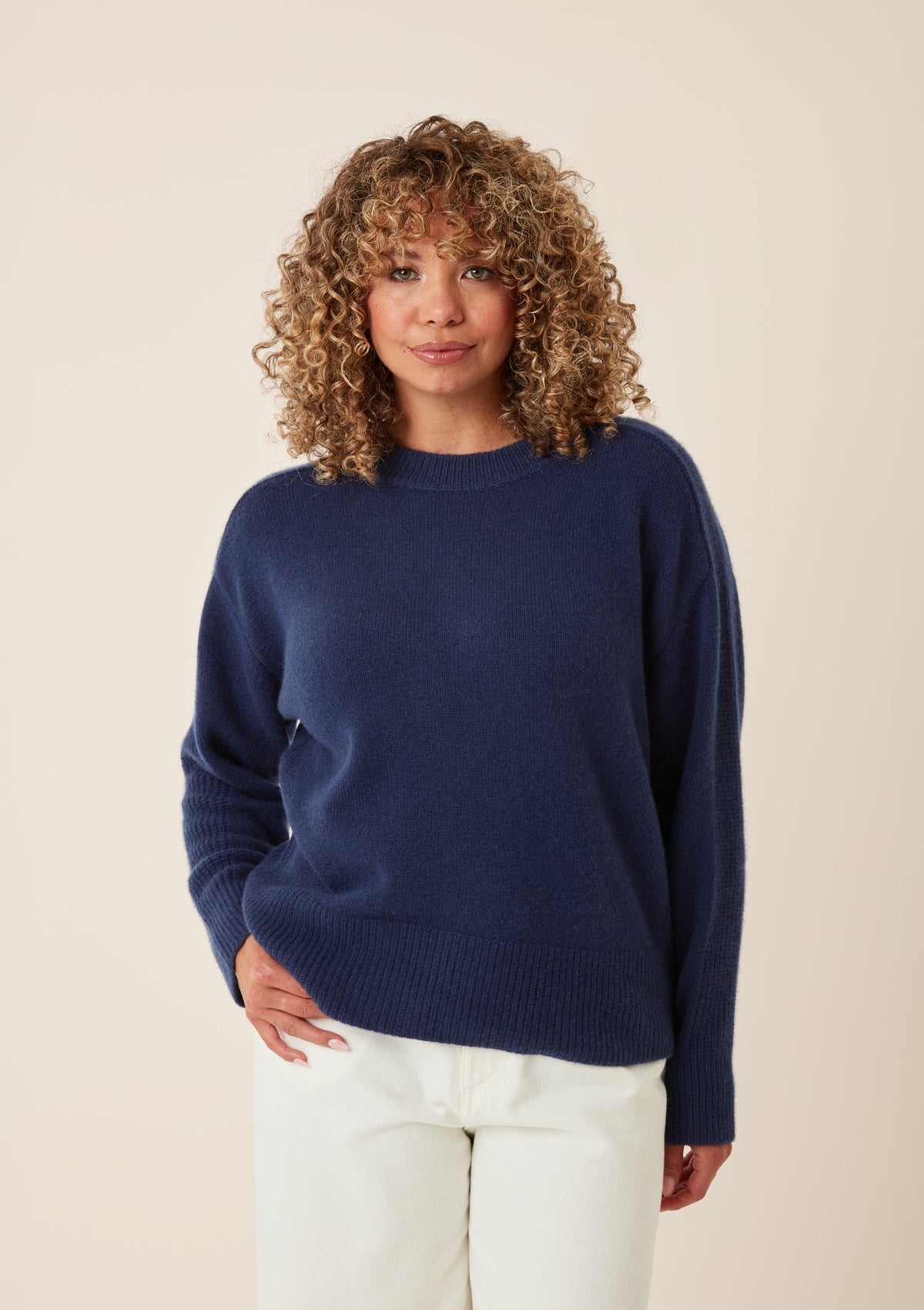 Cashmere Longline Crew Neck Sweater in Midnight Blue