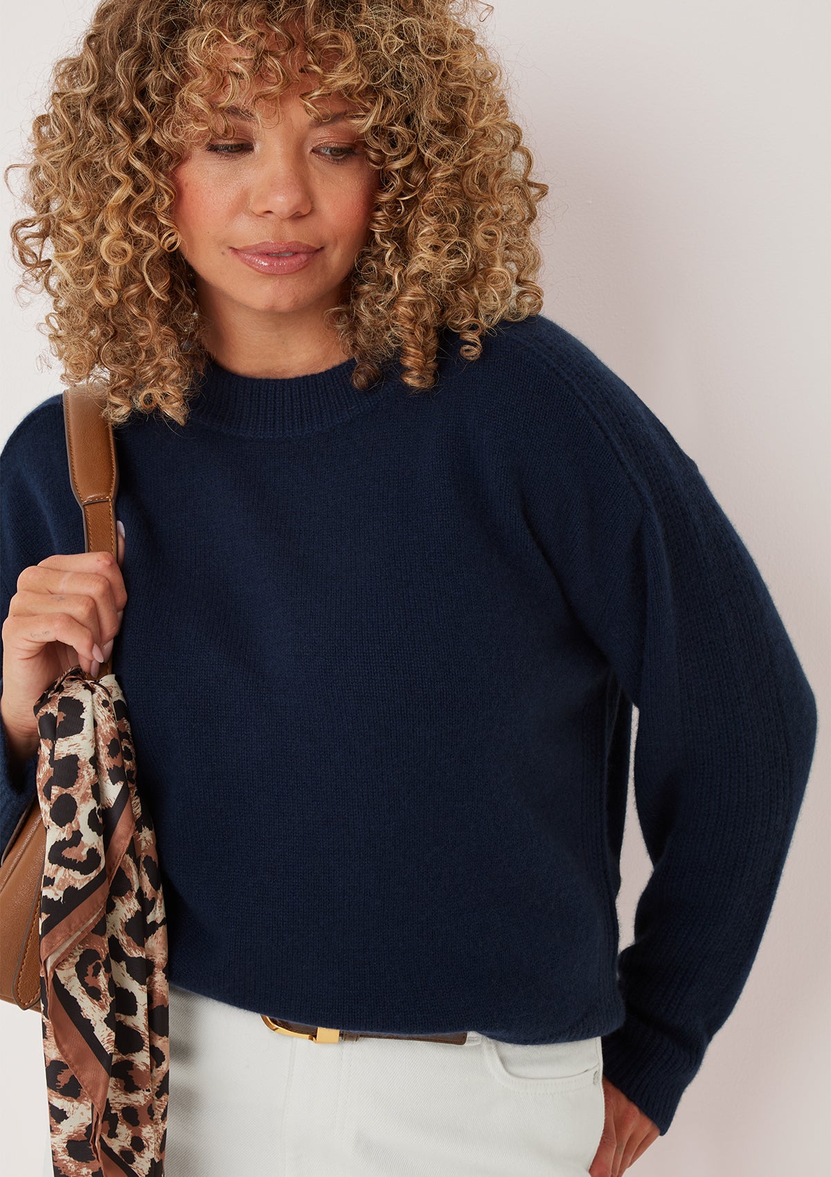Cashmere Longline Crew Neck Sweater in Midnight Blue