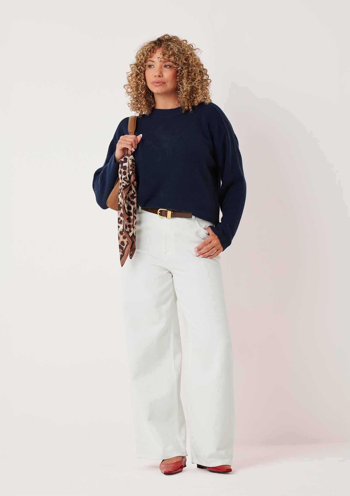 Cashmere Longline Crew Neck Sweater in Midnight Blue