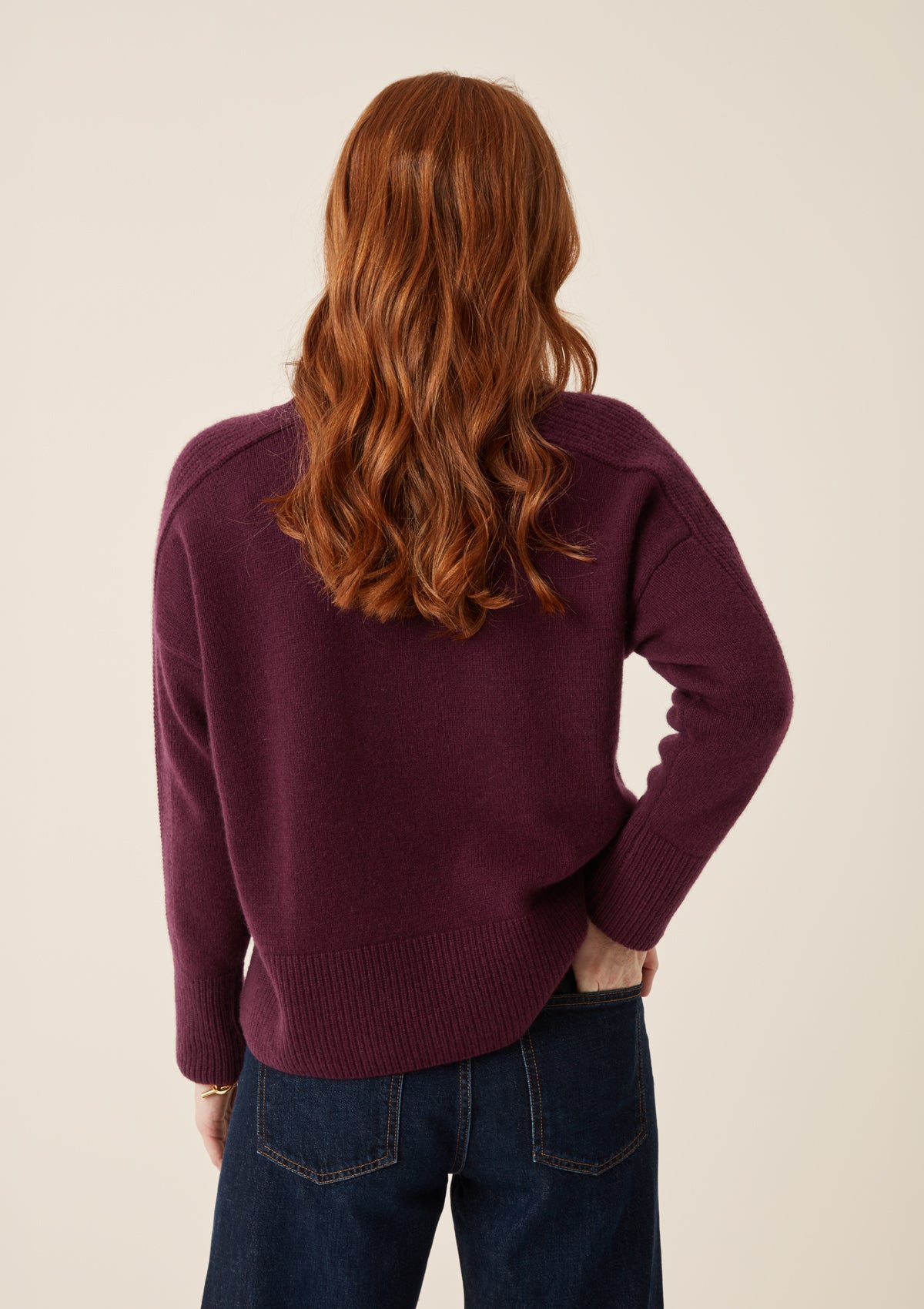 V Neck Lofty Sweatshirt in Bordeaux Burgundy