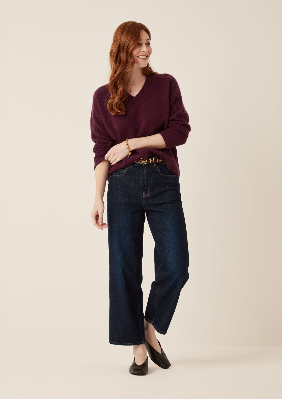 V Neck Lofty Sweatshirt in Bordeaux Burgundy
