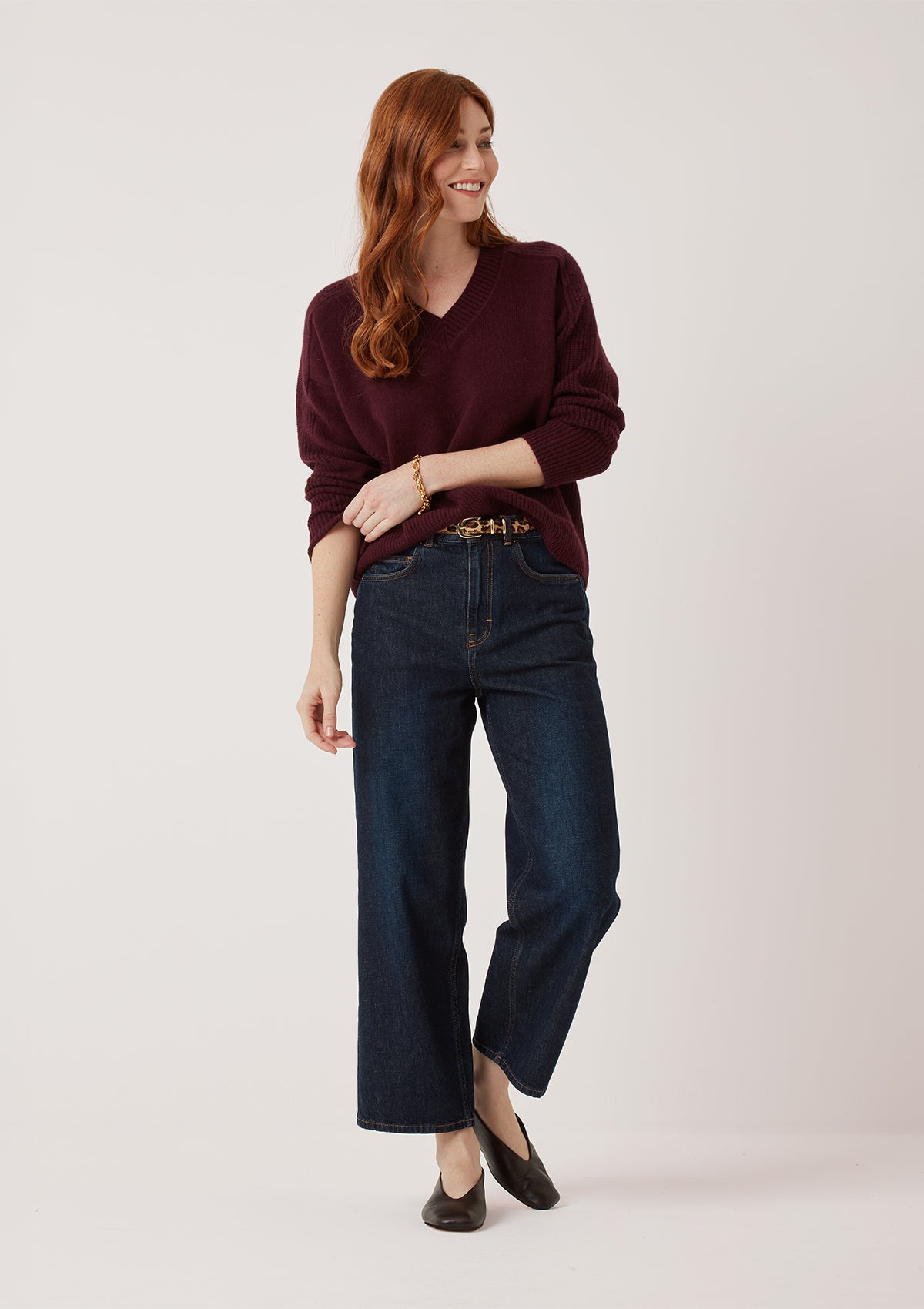 V Neck Lofty Sweatshirt in Bordeaux Burgundy