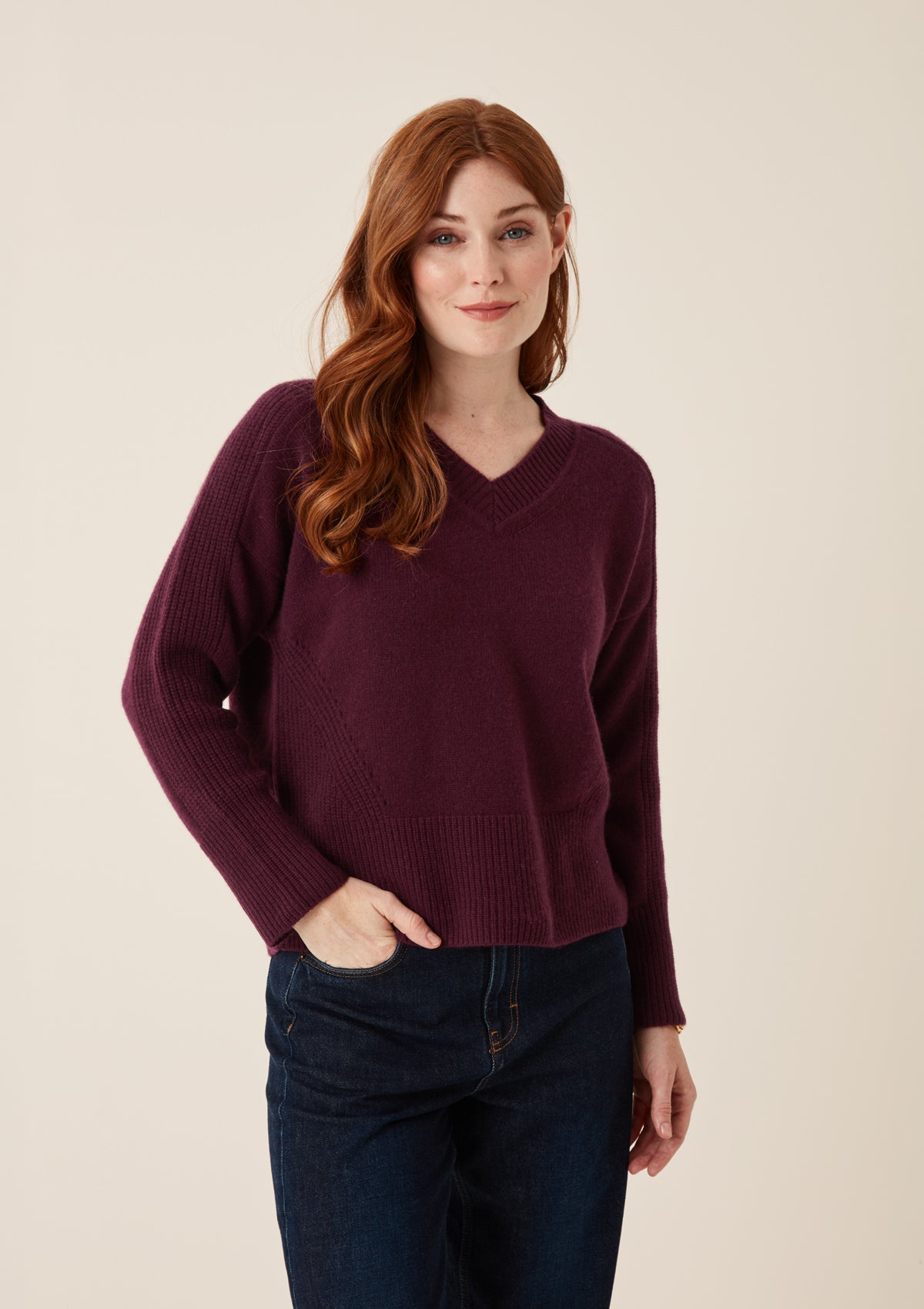 V Neck Lofty Sweatshirt in Bordeaux Burgundy