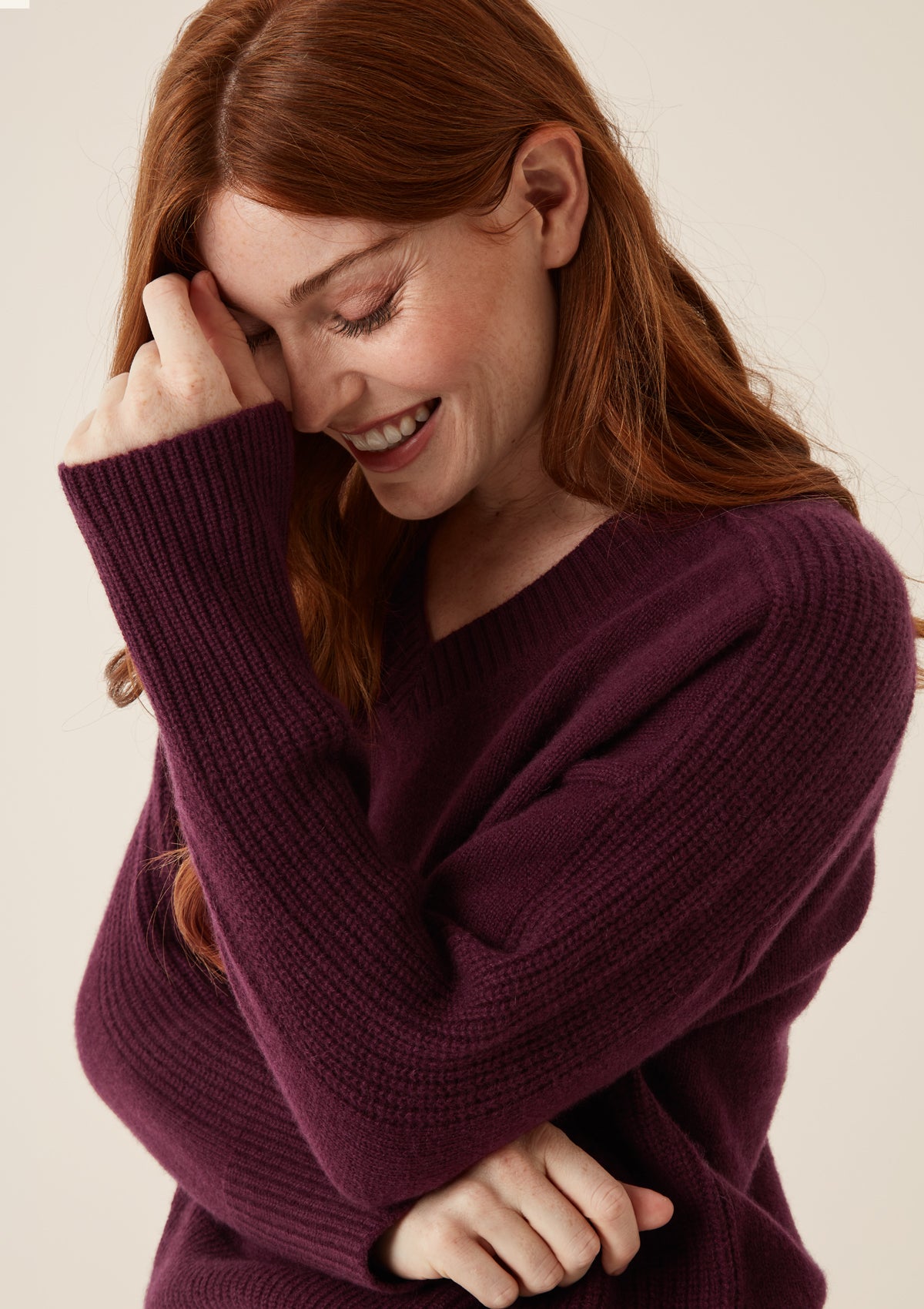 V Neck Lofty Sweatshirt in Bordeaux Burgundy