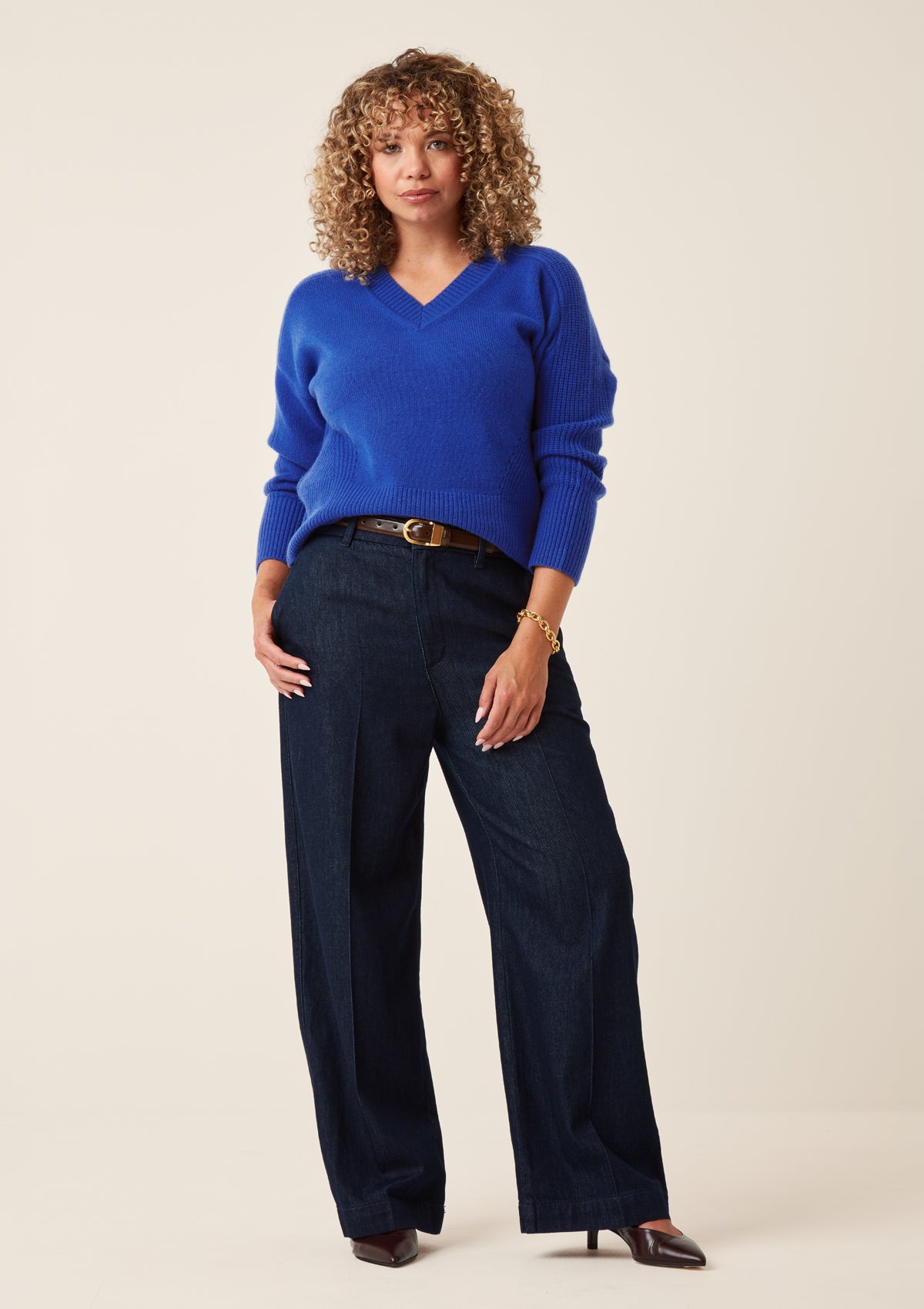 V Neck Lofty Sweatshirt in Lapis Blue