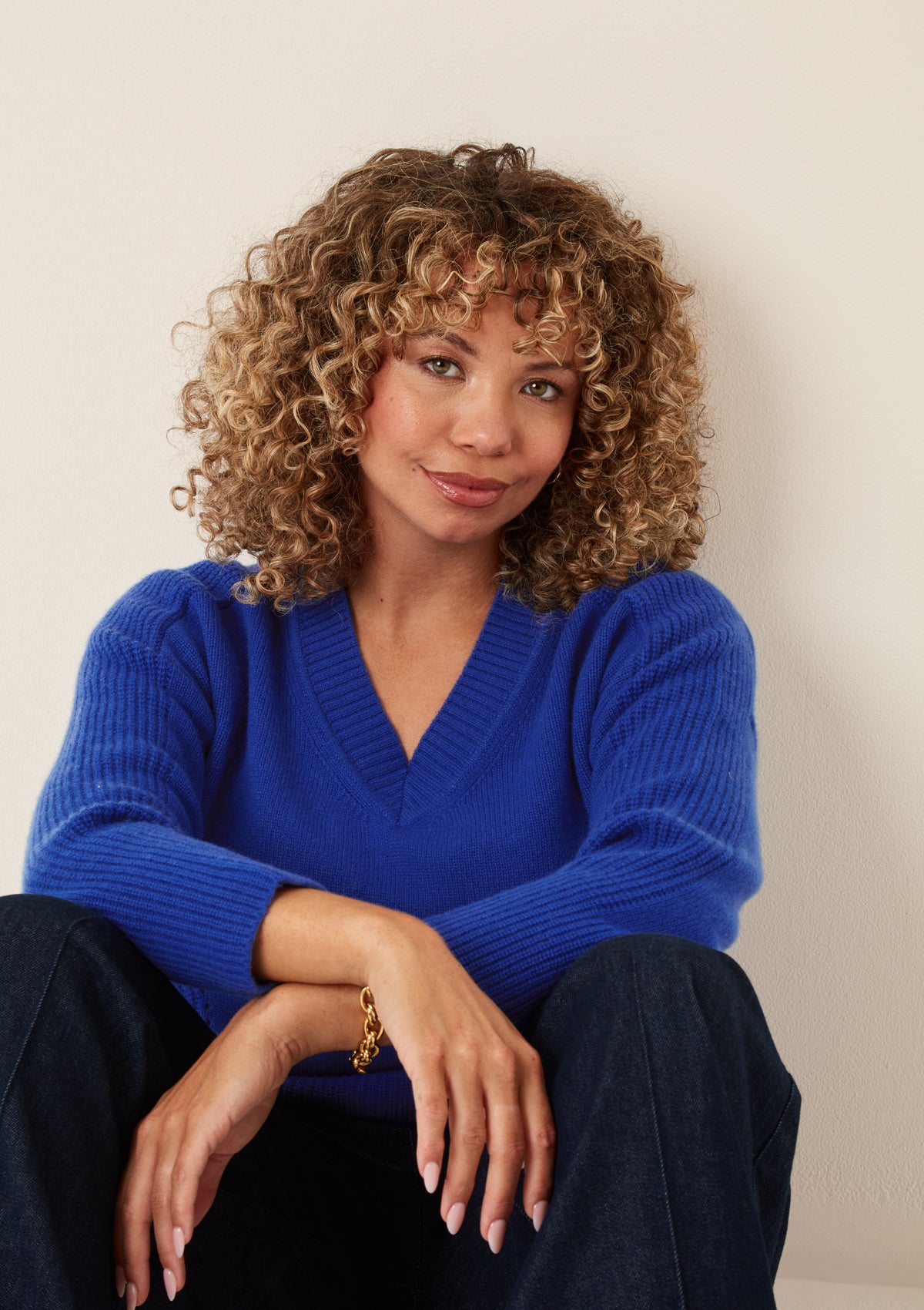 V Neck Lofty Sweatshirt in Lapis Blue