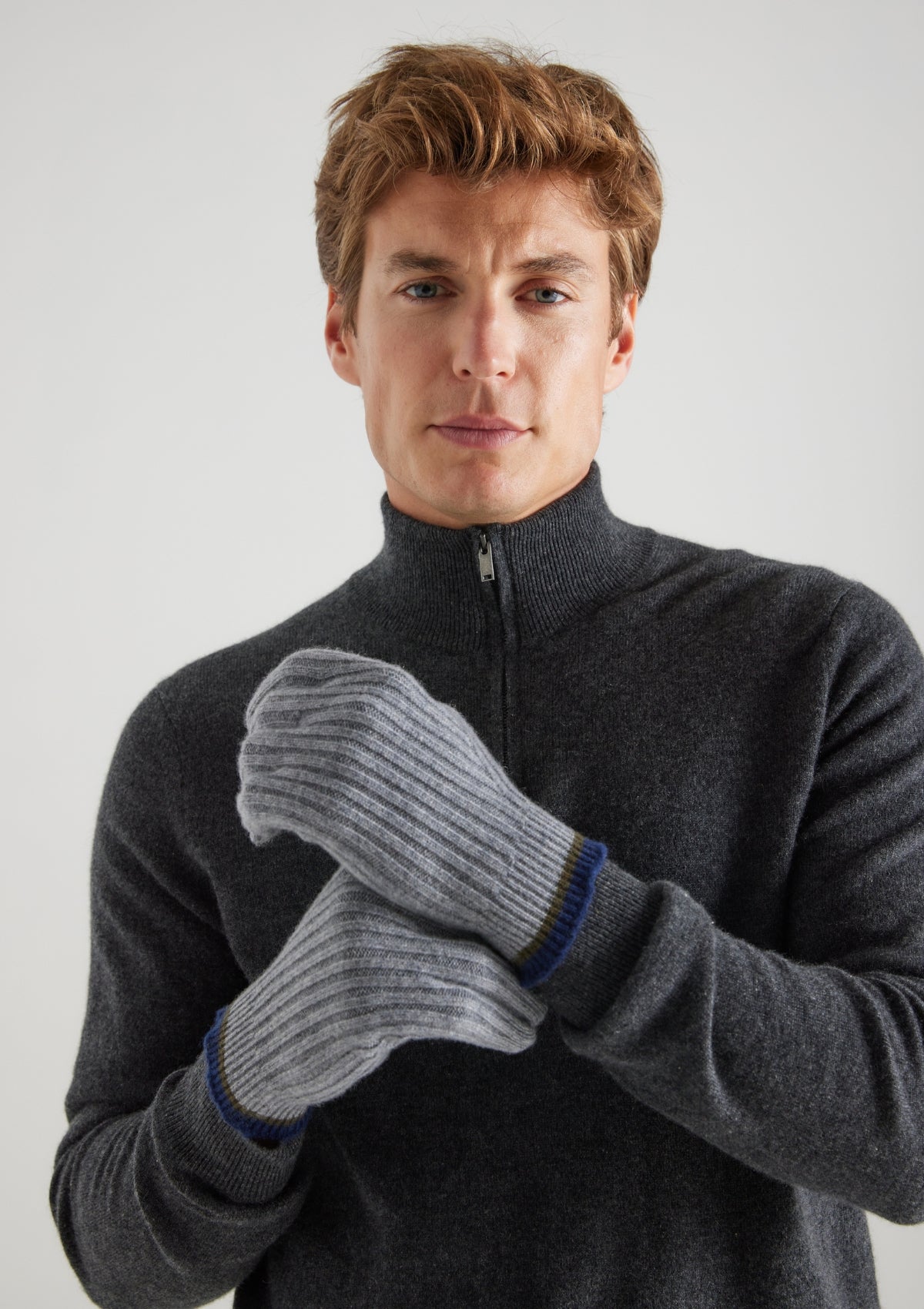 Mens Cashmere Gloves in Derby Grey