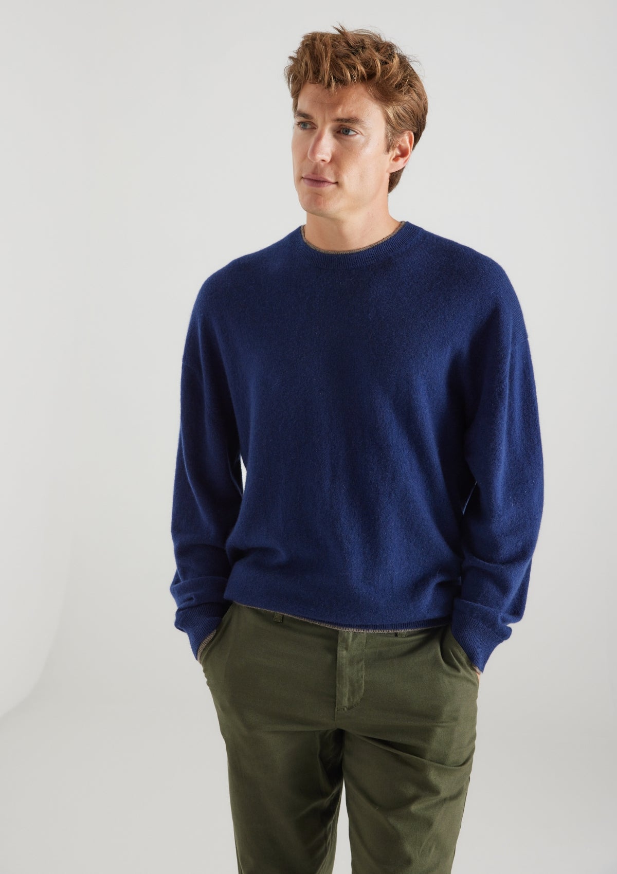 Mens Cashmere Crew Neck Sweater in Midnight Blue