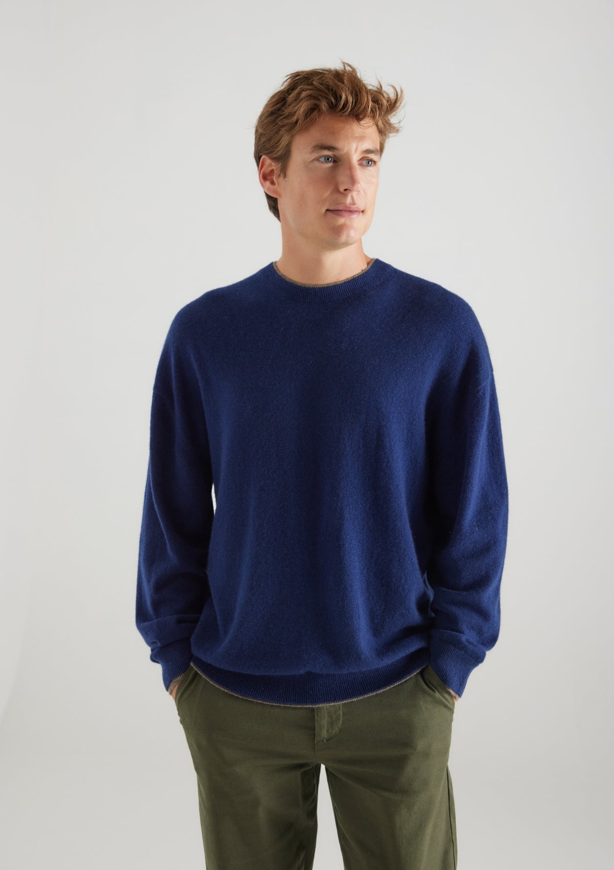 Mens Cashmere Crew Neck Sweater in Midnight Blue