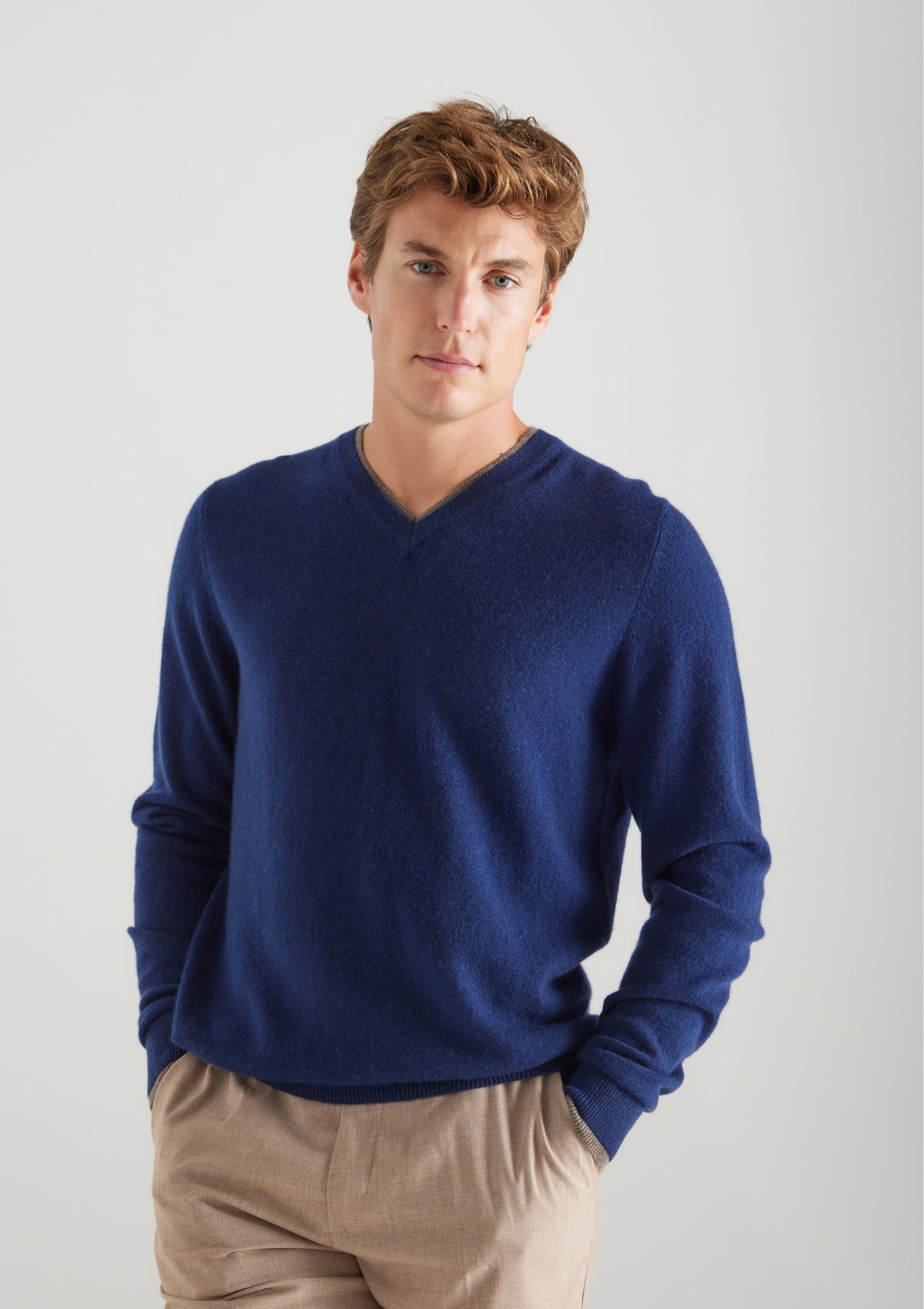 Mens Cashmere V Neck Sweater in Midnight Blue