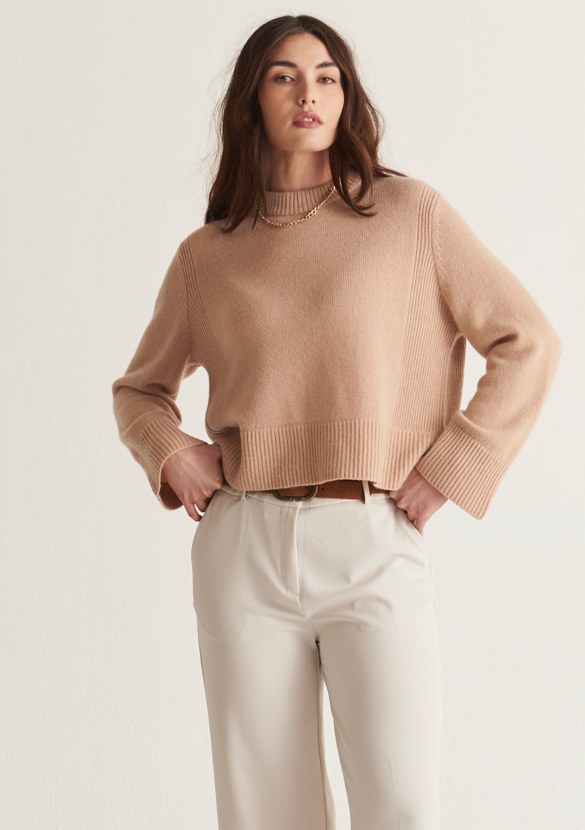 Cropped Cashmere Sweatshirt in Toffee