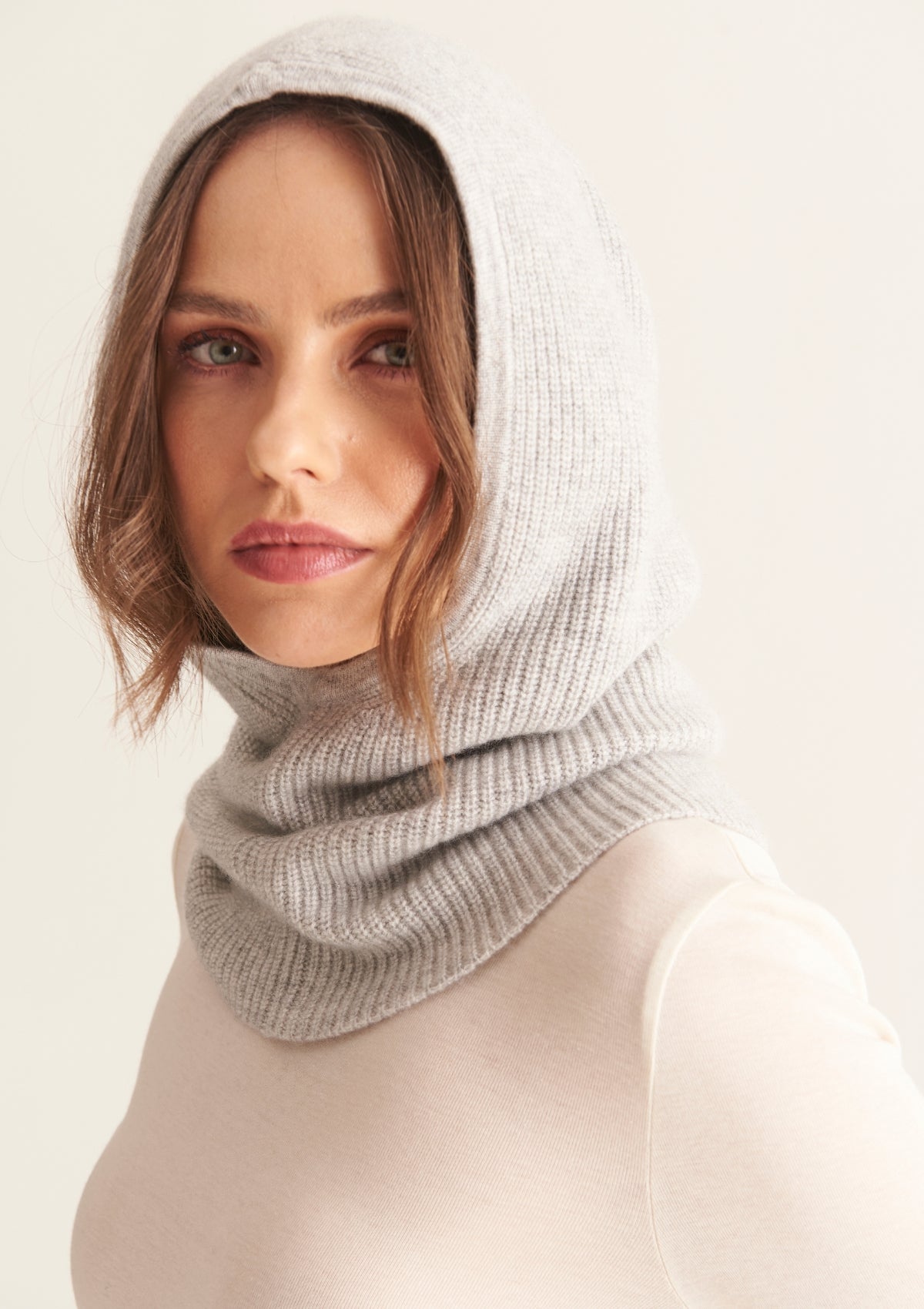 Cashmere Hood in Foggy Grey