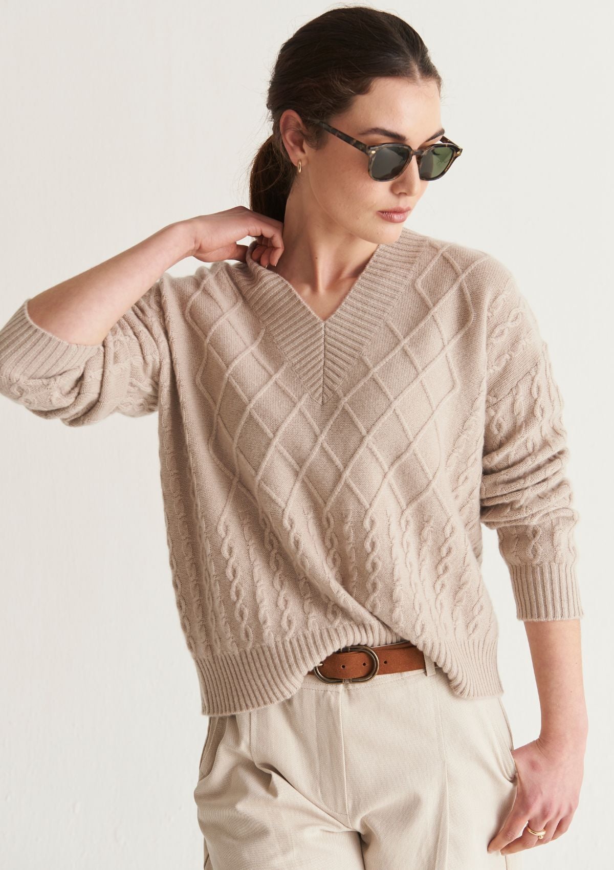 Ribbed Trim Cable Cashmere V Neck Sweater in Jute