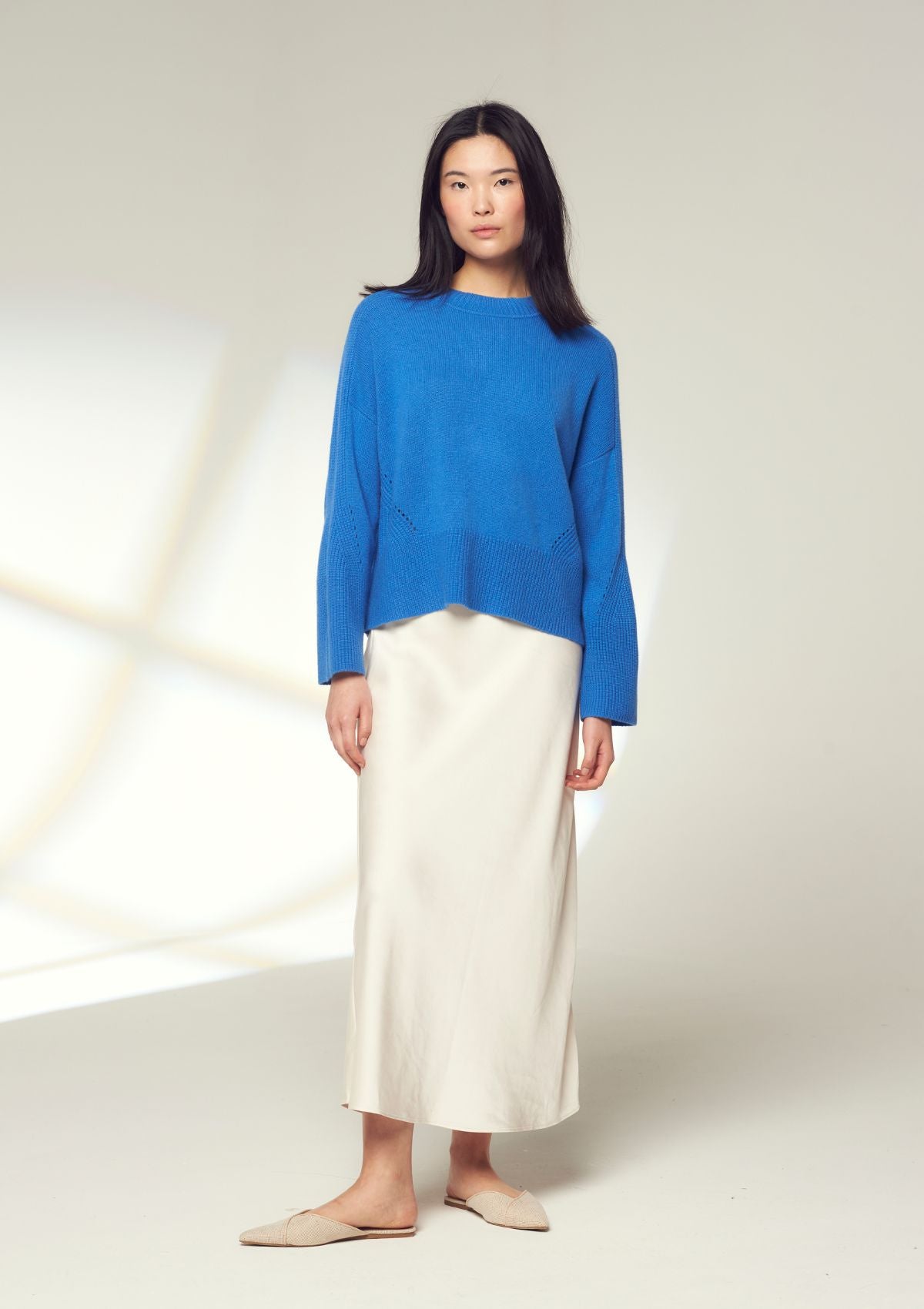 Ribbed Detail Lofty Crew Sweatshirt in Lake Blue