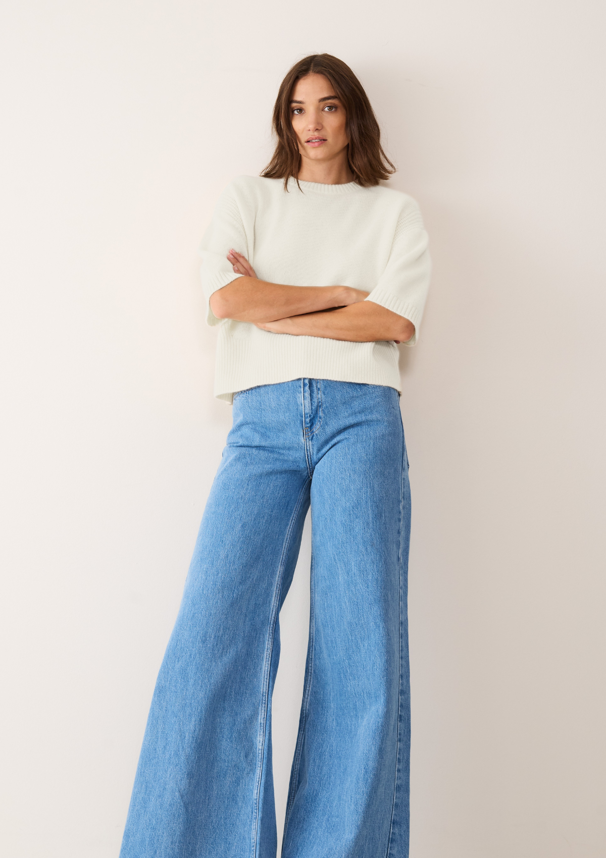 Ribbed Detail Lofty Cashmere Short-Sleeved Sweater in Snow White