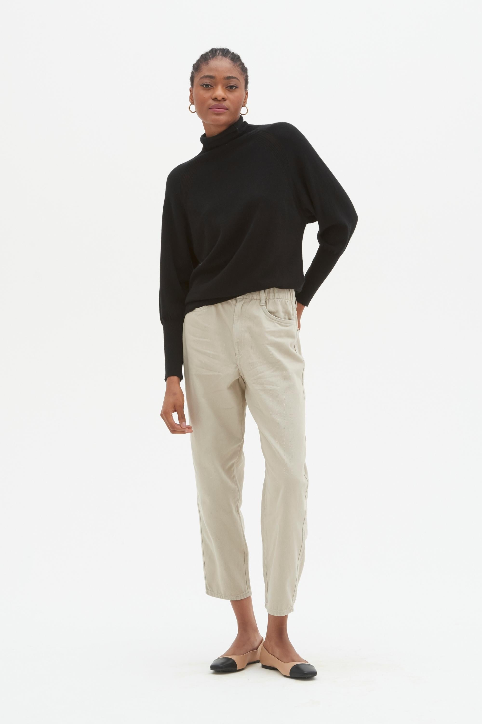 Lofty Cashmere Batwing Sweater in Black