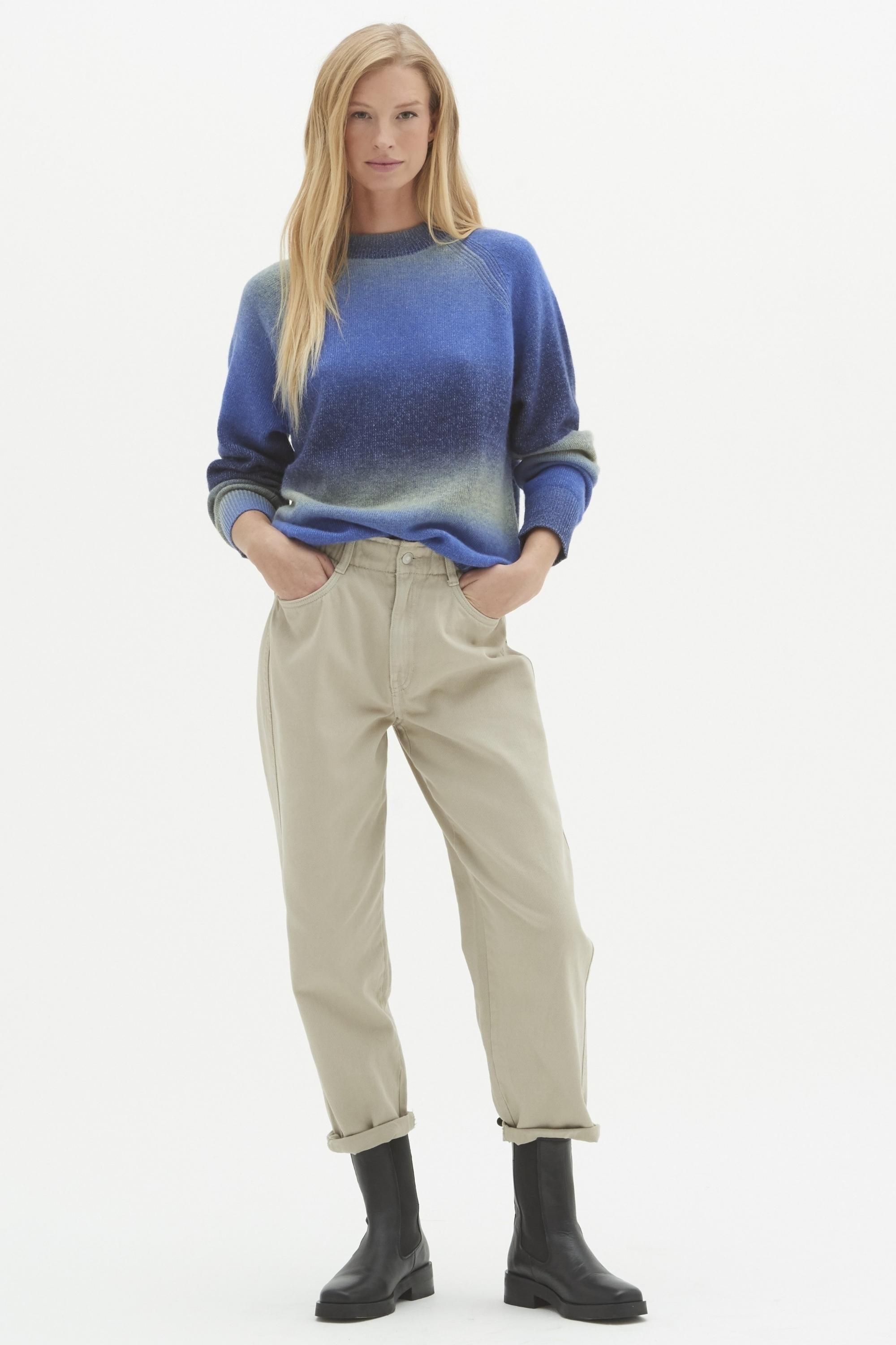 Relaxed Crew Neck Sweater in Blurry Blue