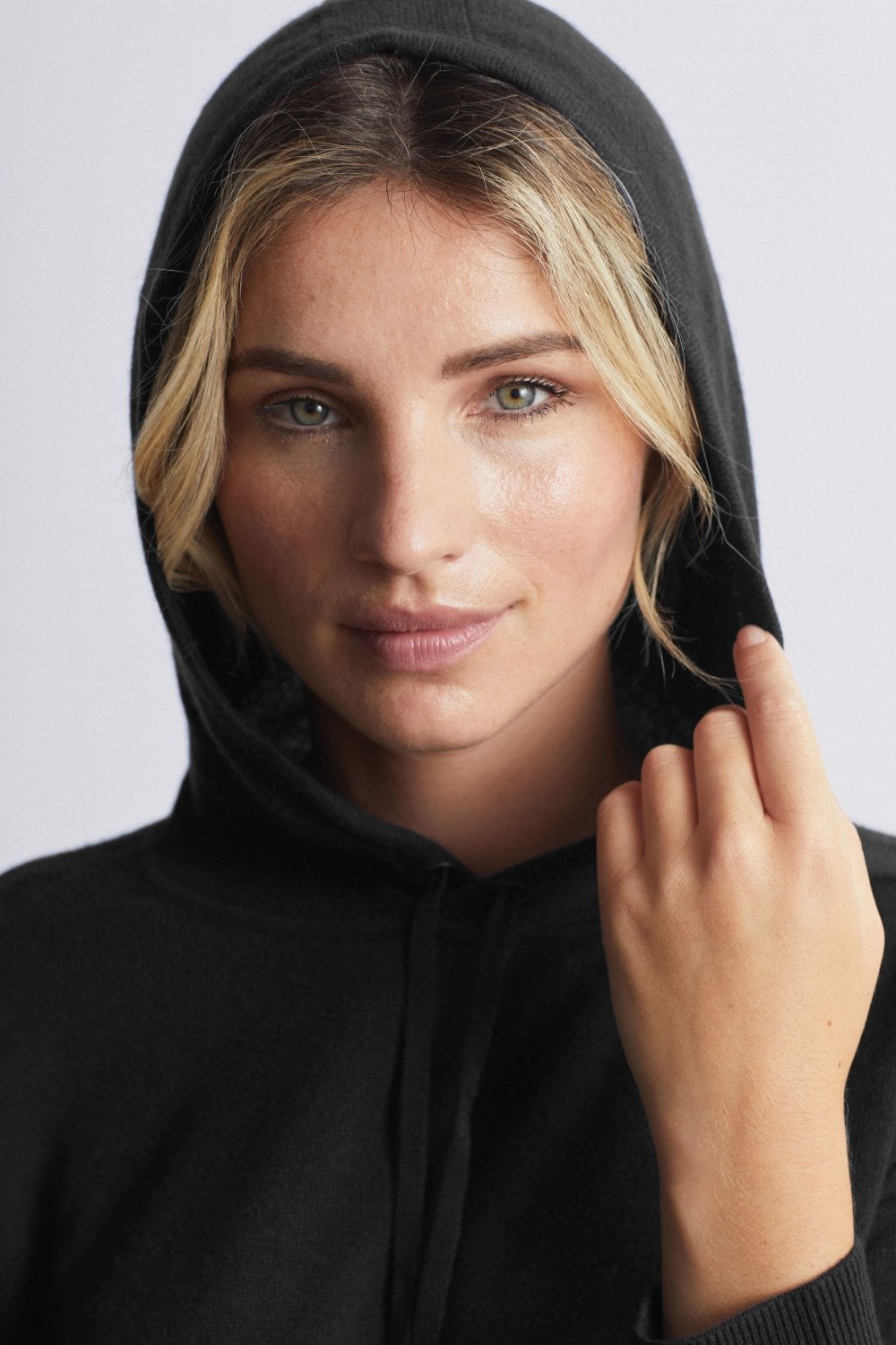 Cashmere Hoody in Black
