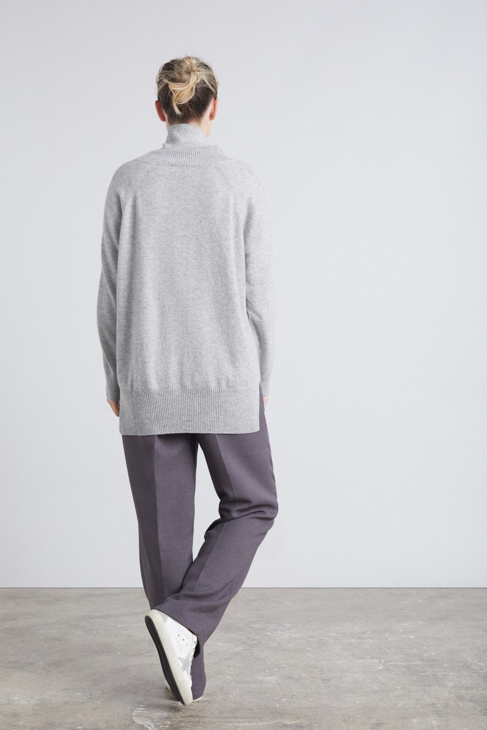 Polo Neck Cashmere Sweater in Foggy